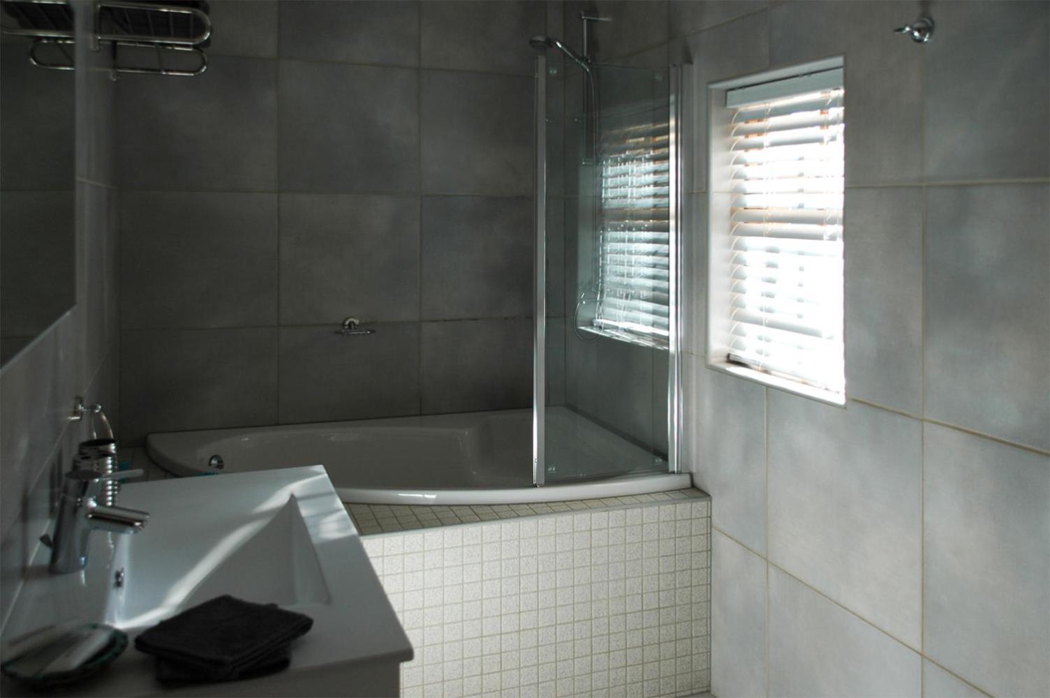 Suite - Photo 3
