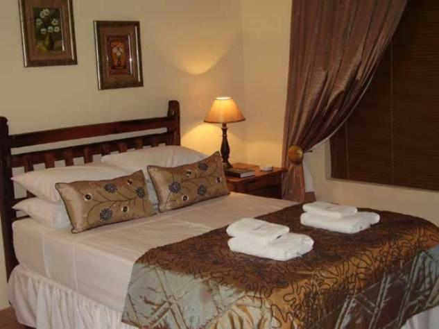 Deluxe Double Room with Shower - Photo 4