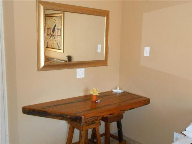 Twin Room with Shower - Photo 4