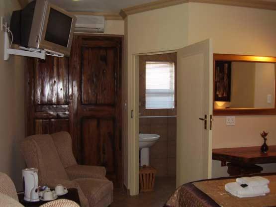 Twin Room with Shower - Photo 1