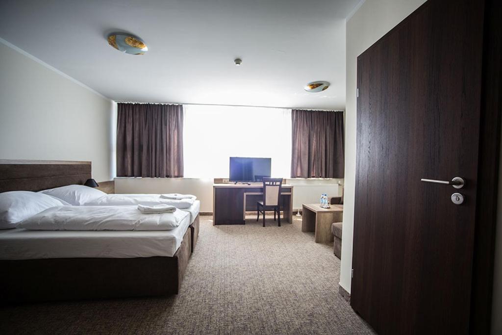 Deluxe Twin Room - Photo 6