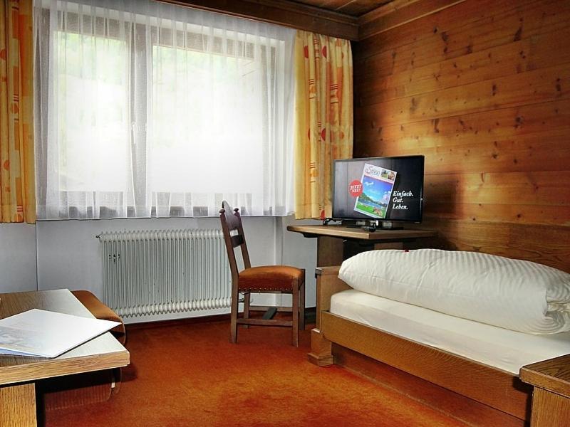 Small Single Room photo 2