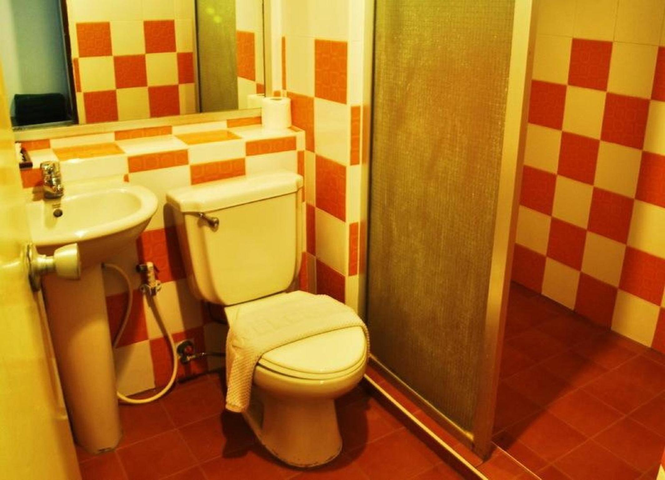 Standard Double or Twin Room - Photo 6