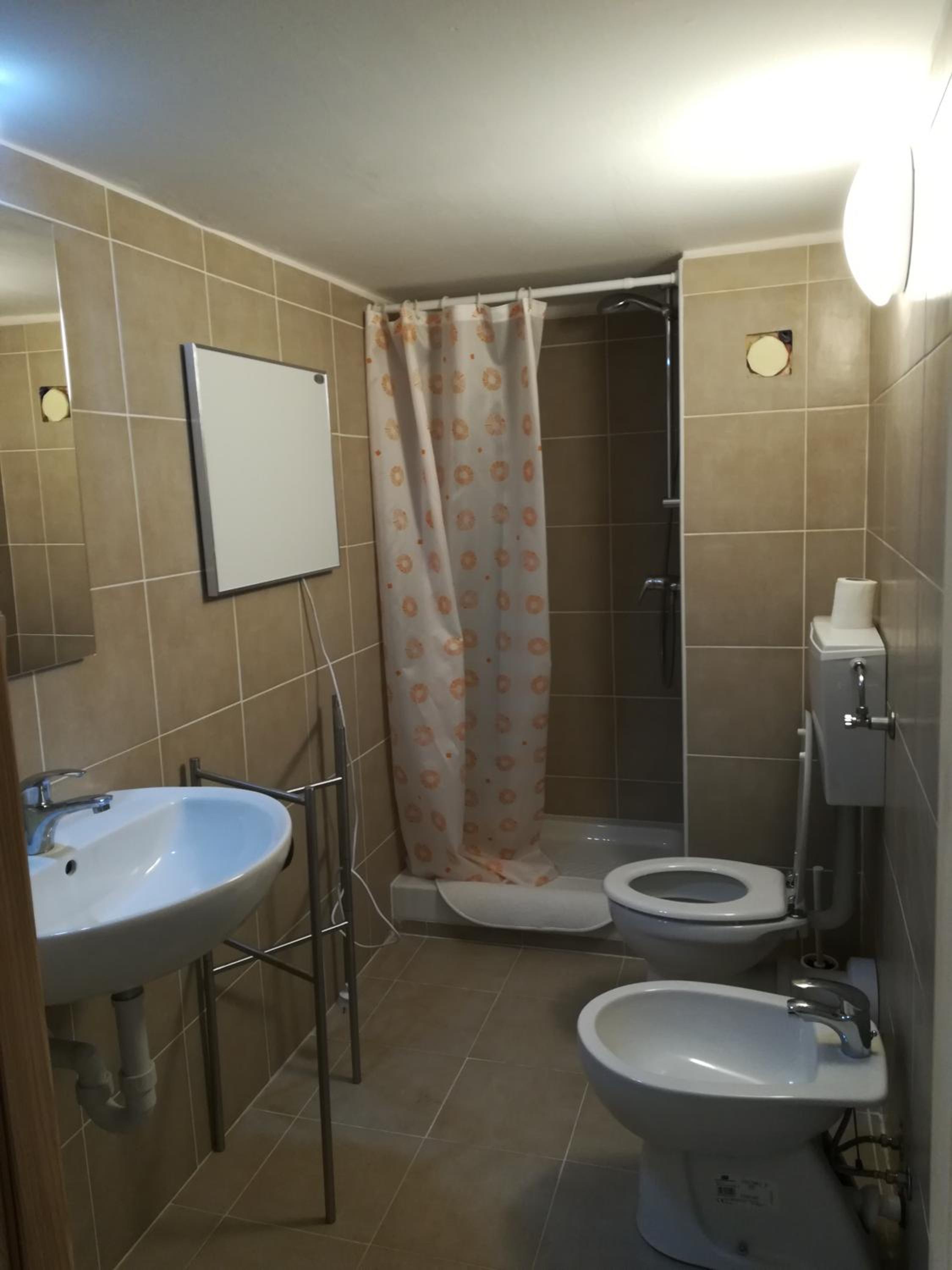 Double Room - Photo 7