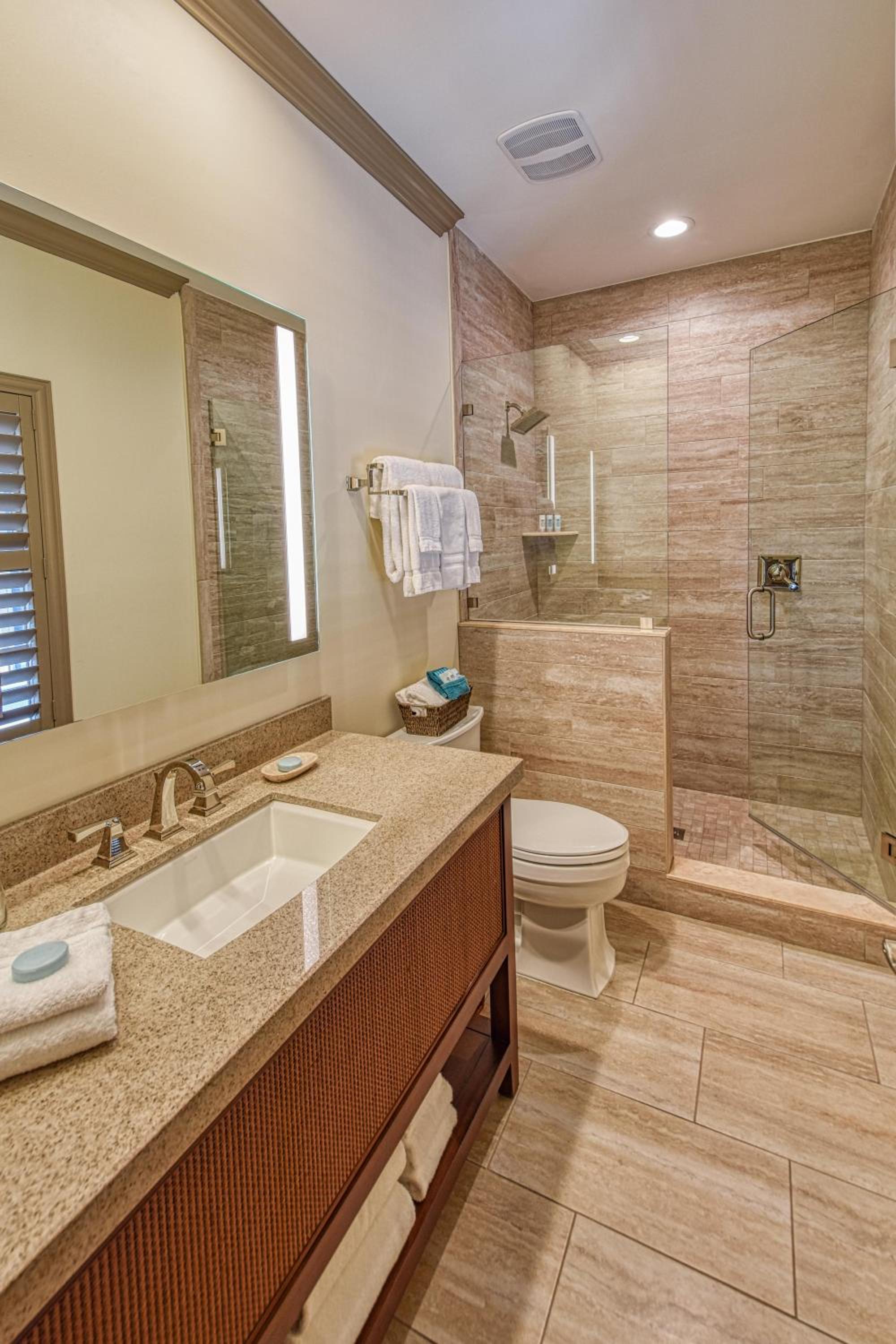 Superior King Room - Photo 9