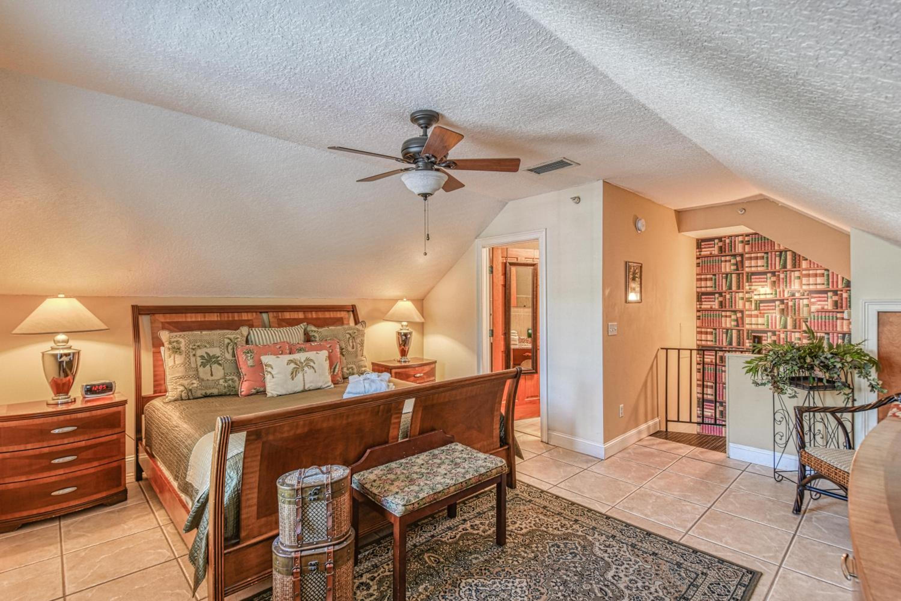 Suite with Balcony - Photo 6