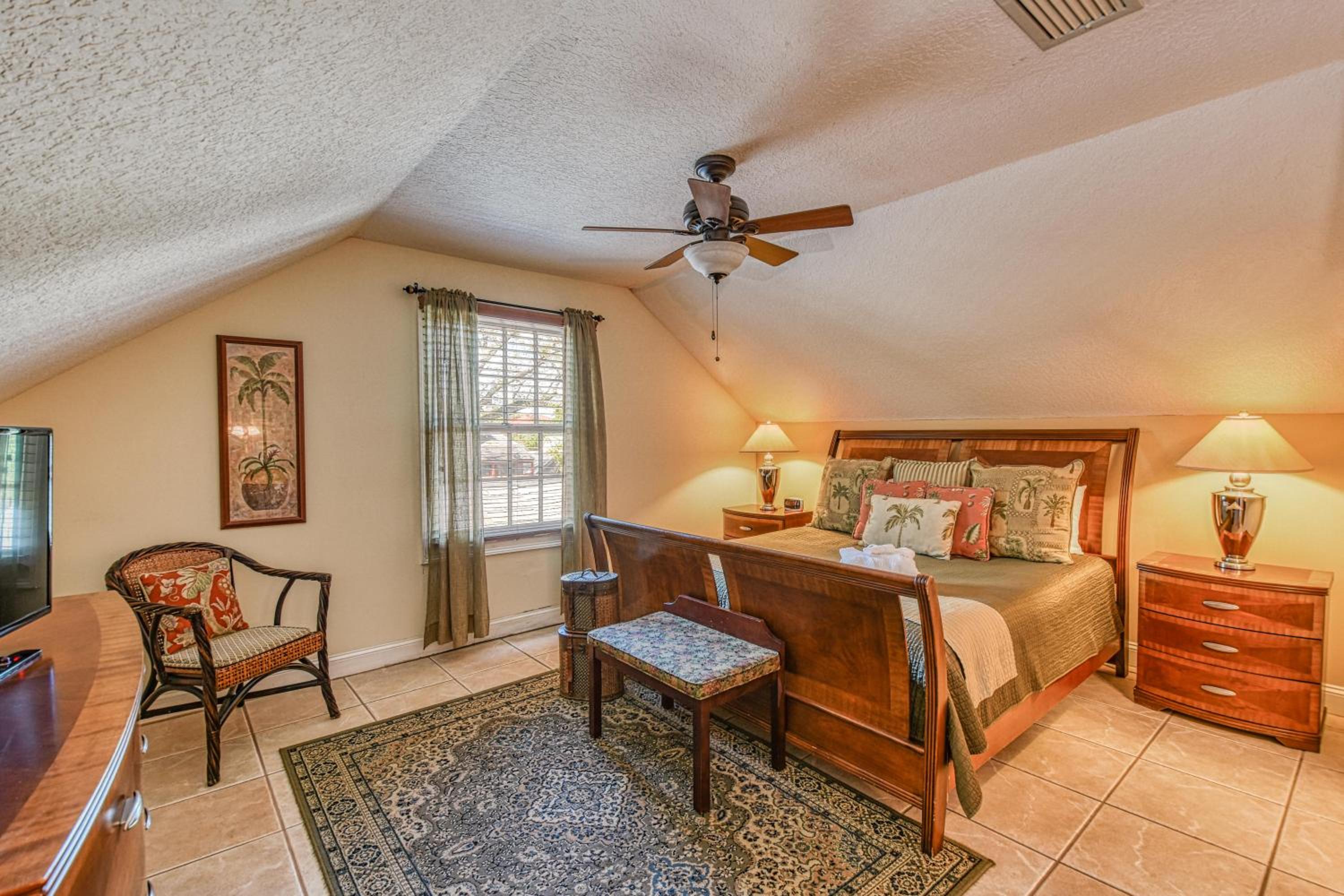 Suite with Balcony - Photo 5