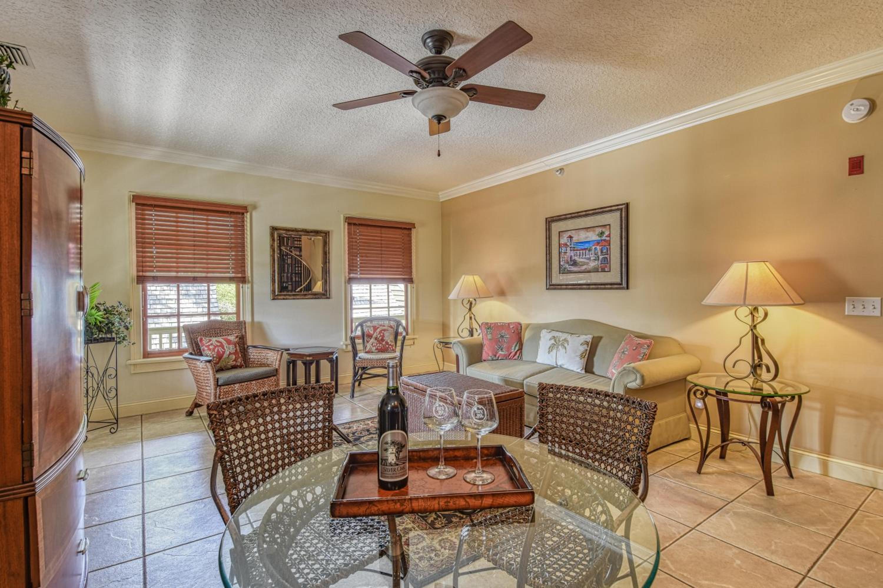 Suite with Balcony - Photo 2