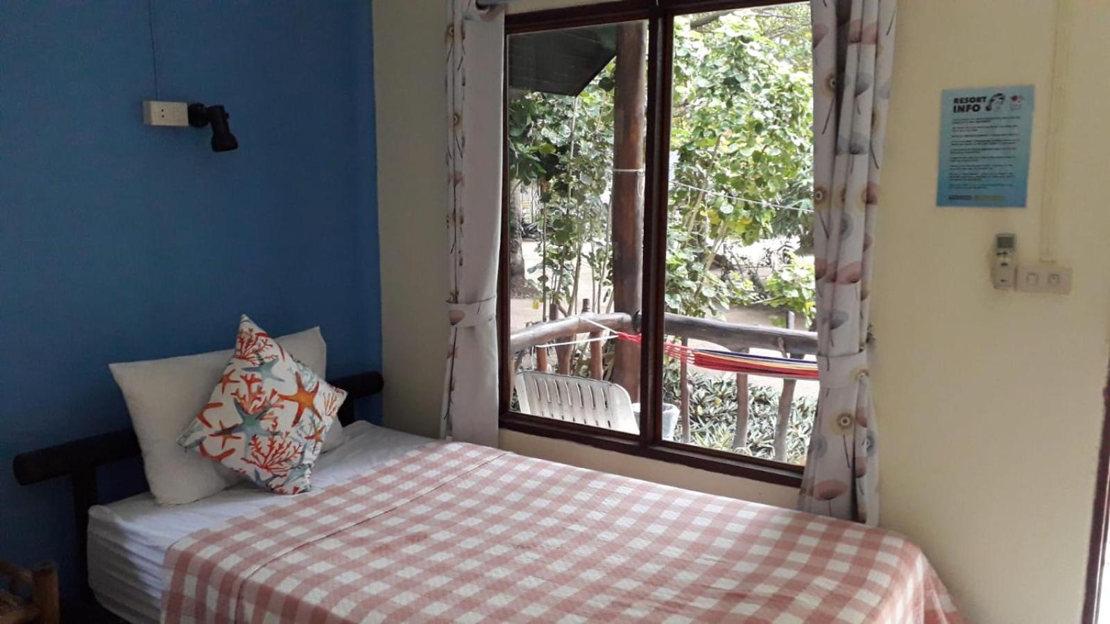 Bungalow With Air Conditioning - Twin Bed