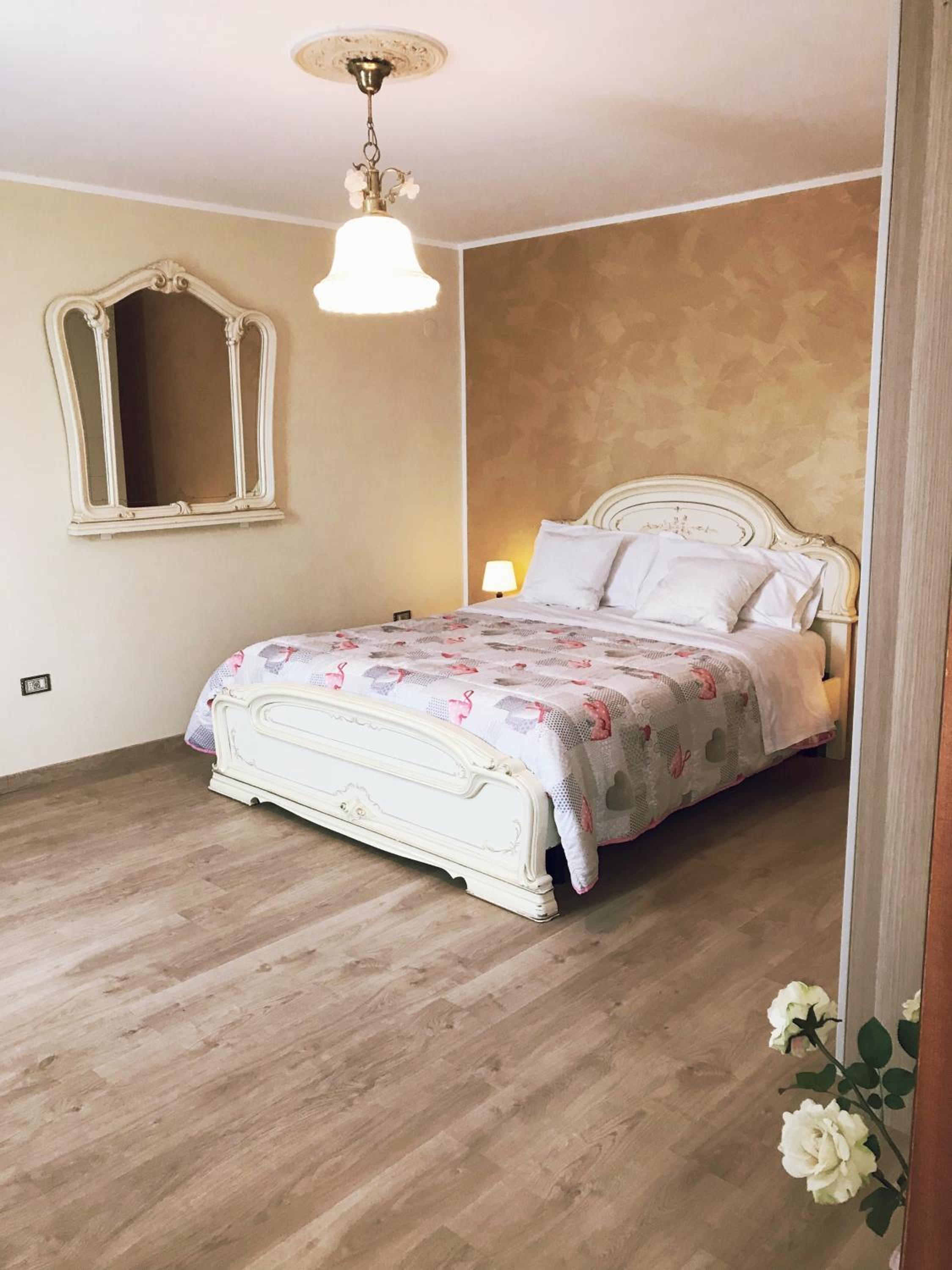 Double Room with Spa Bath - Photo 1