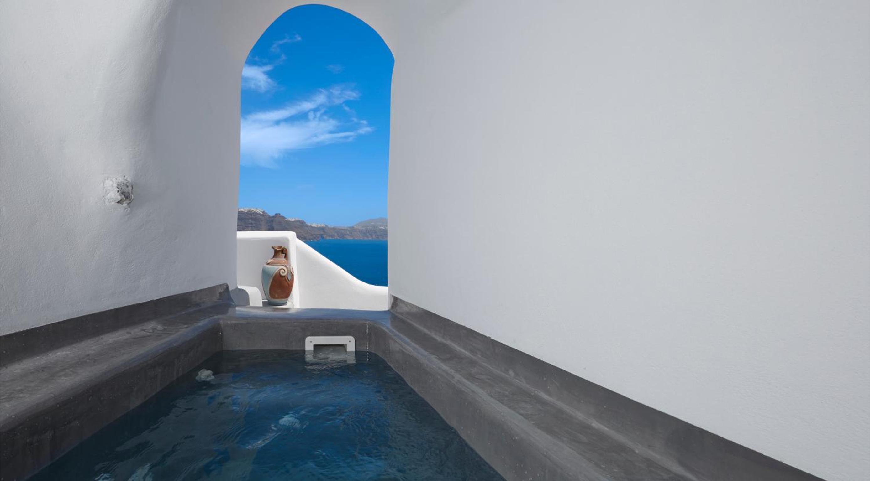Amaya Sentiment Villa with Caldera View & Outdoor Hot Tub photo 3