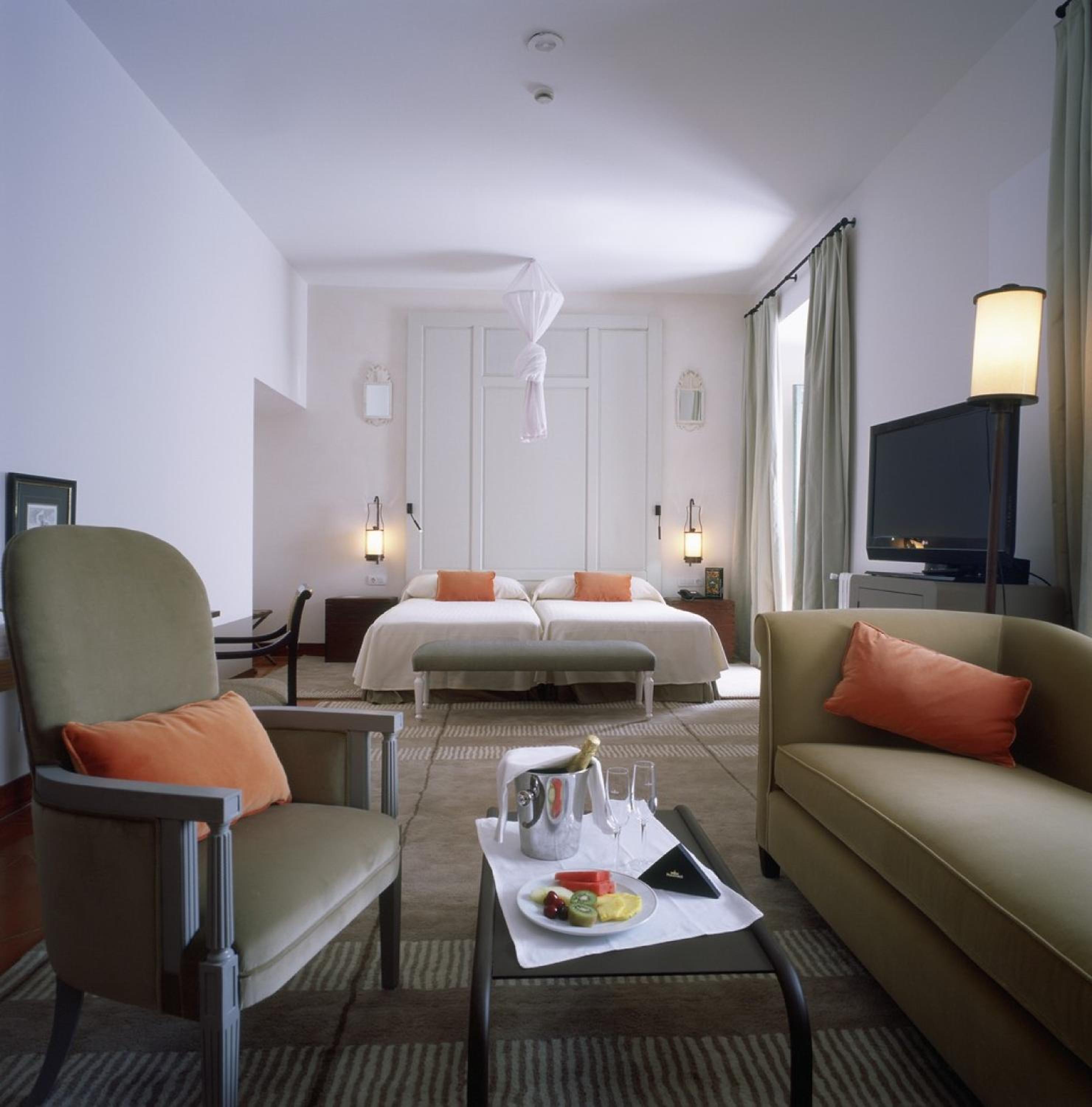 Suite - Photo 3
