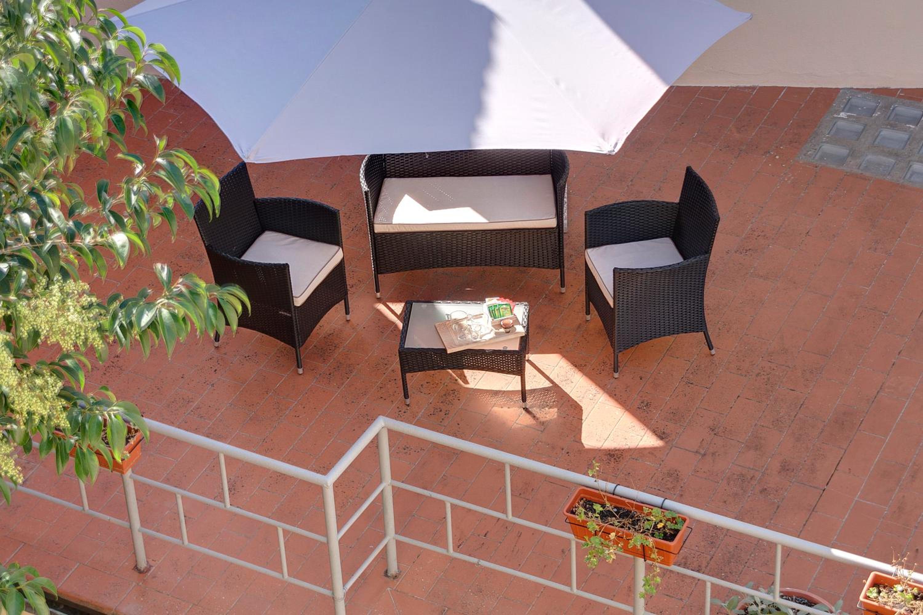 Apartment with Garden photo 3