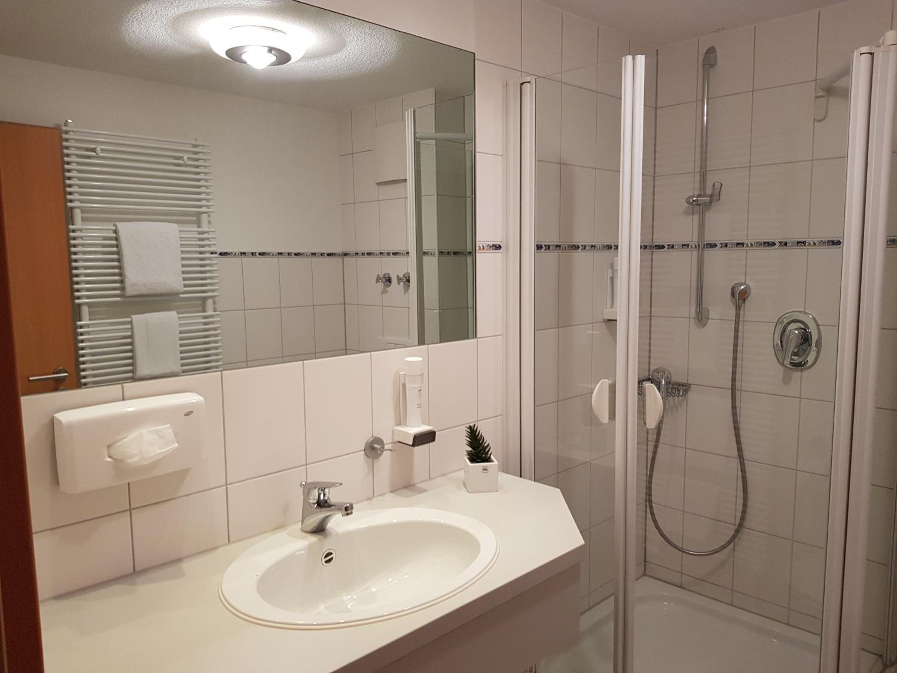 Double Room - Photo 8