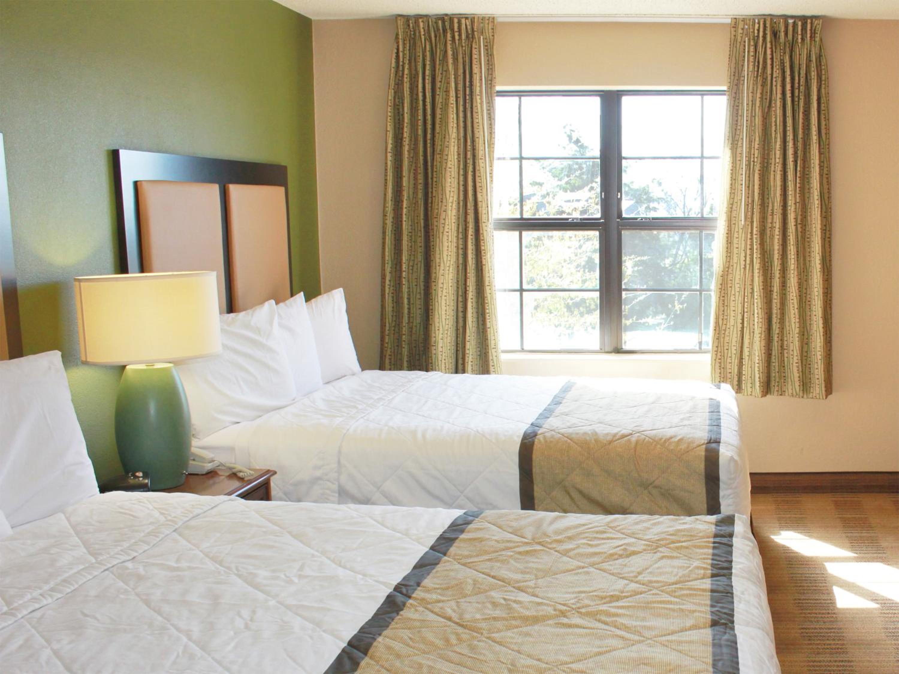 Studio with 2 Queen Beds - Non-Smoking - Photo 2