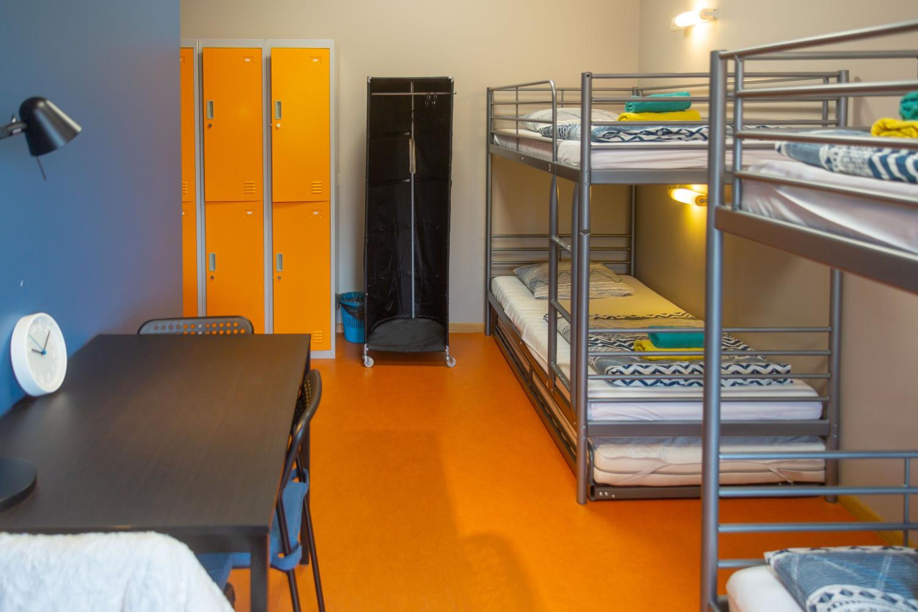Bed in 4-Bed Mixed Dormitory Room photo 3