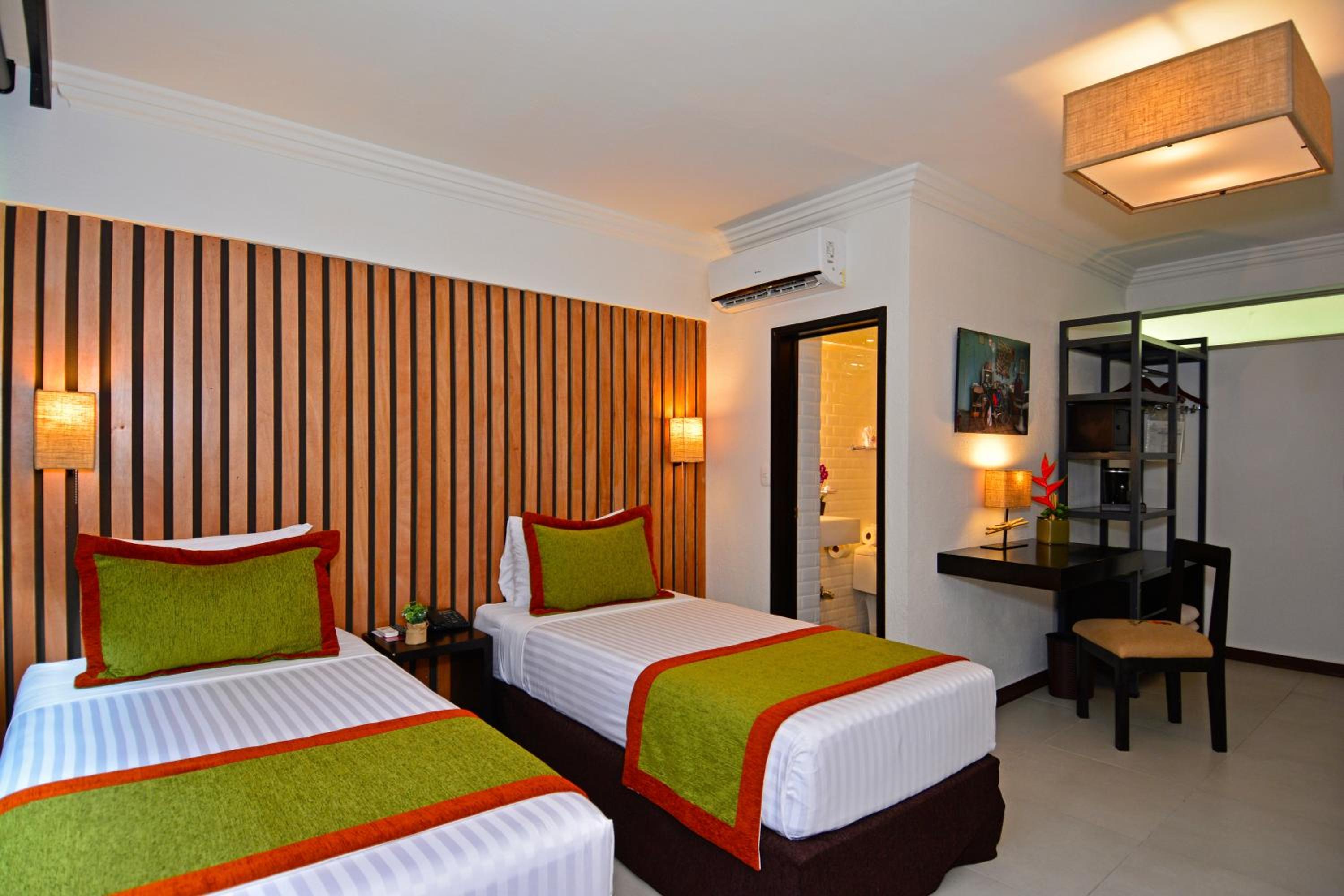 Deluxe 2 Twin Room