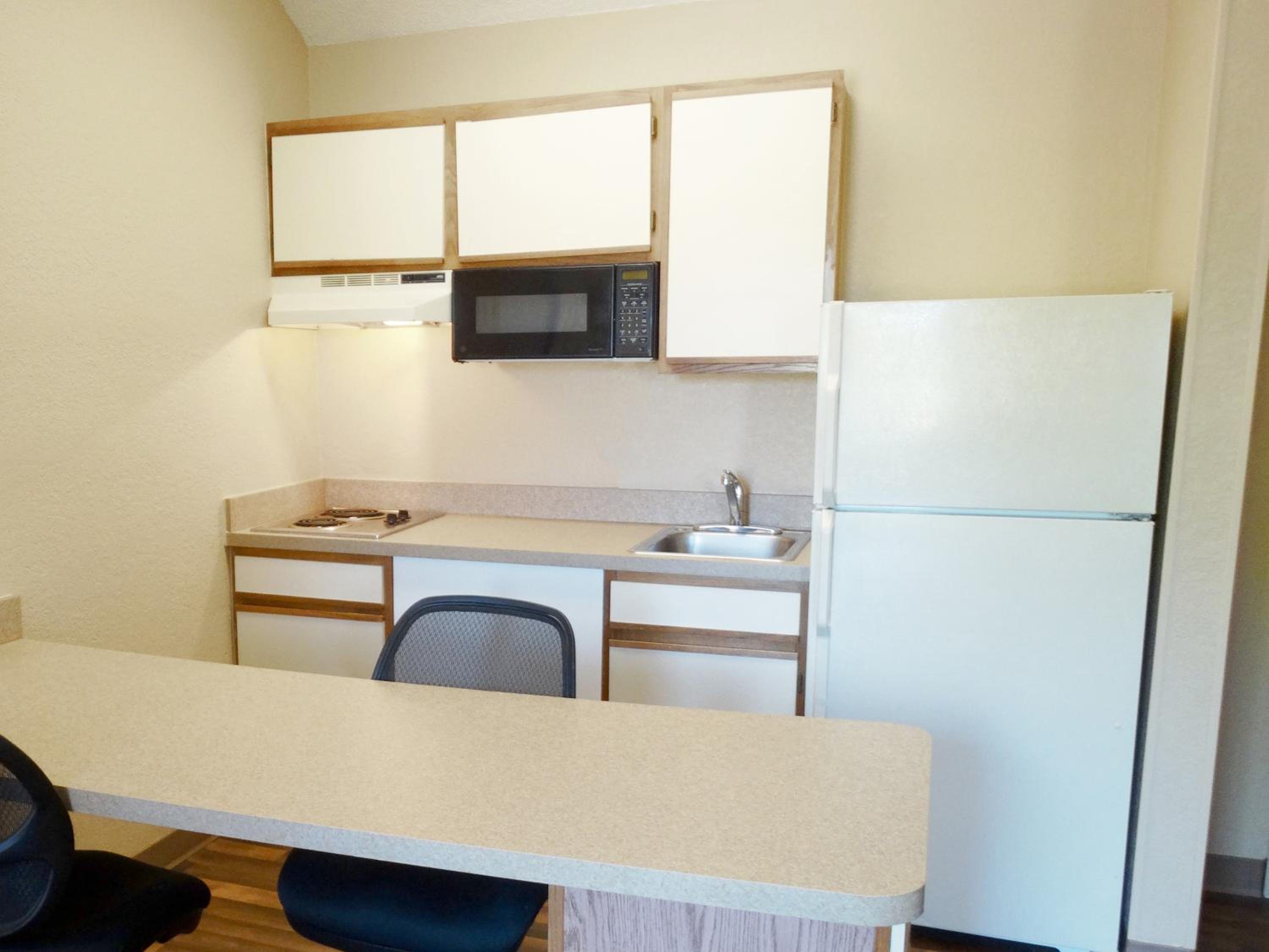 Deluxe Studio with Two Double Beds - Non-Smoking - Photo 4