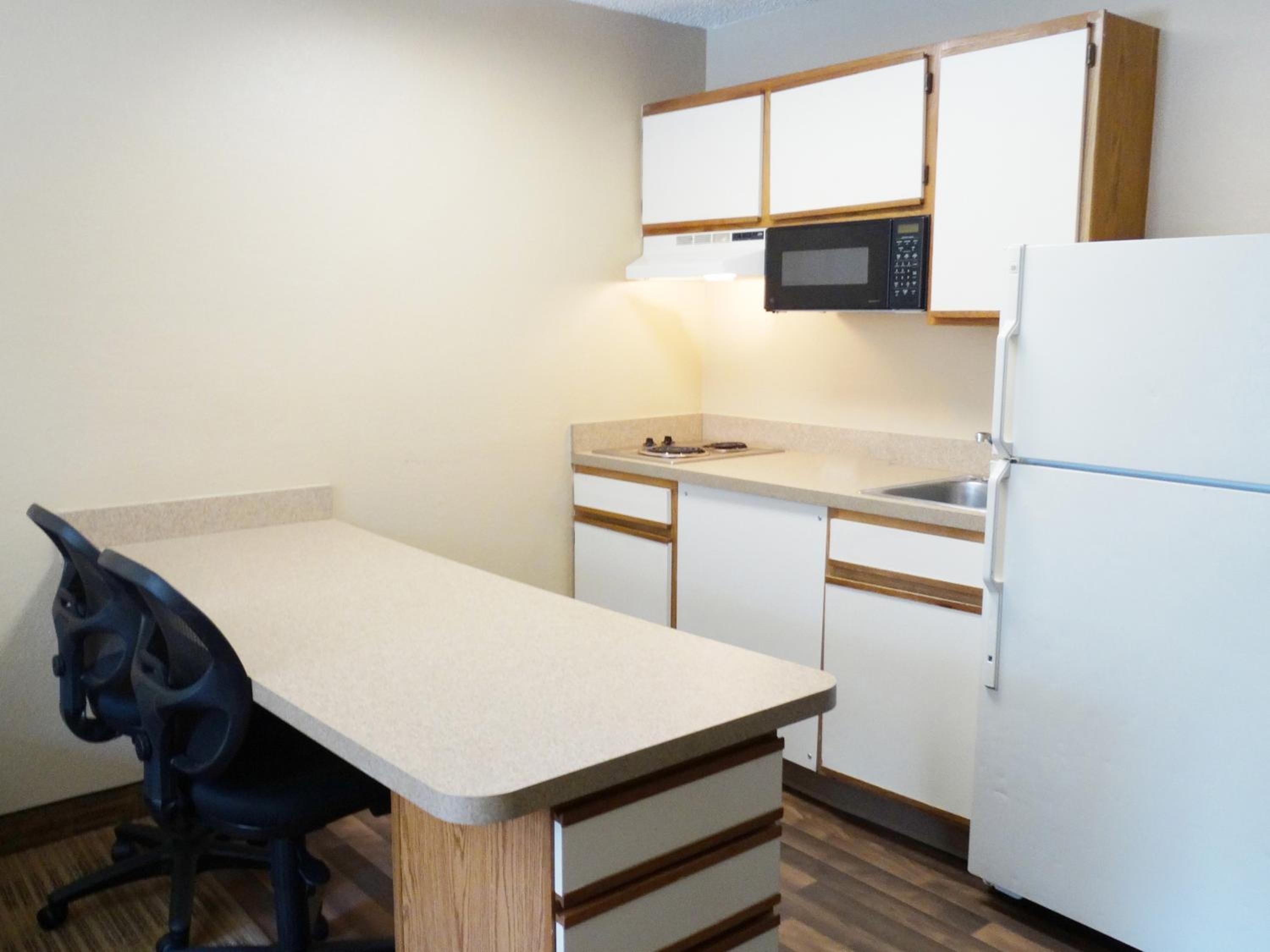 Queen Suite, Full Kitchen photo 2