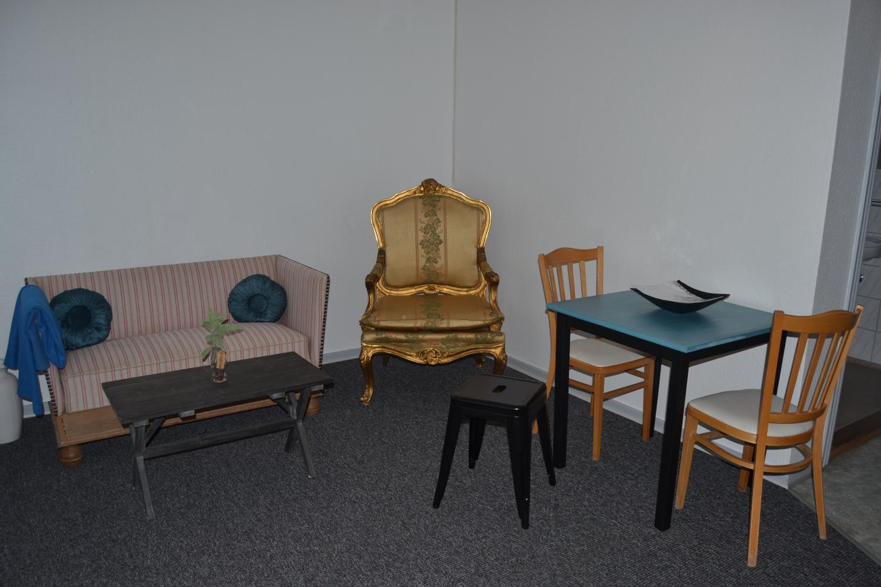One-Bedroom Apartment - Photo 1