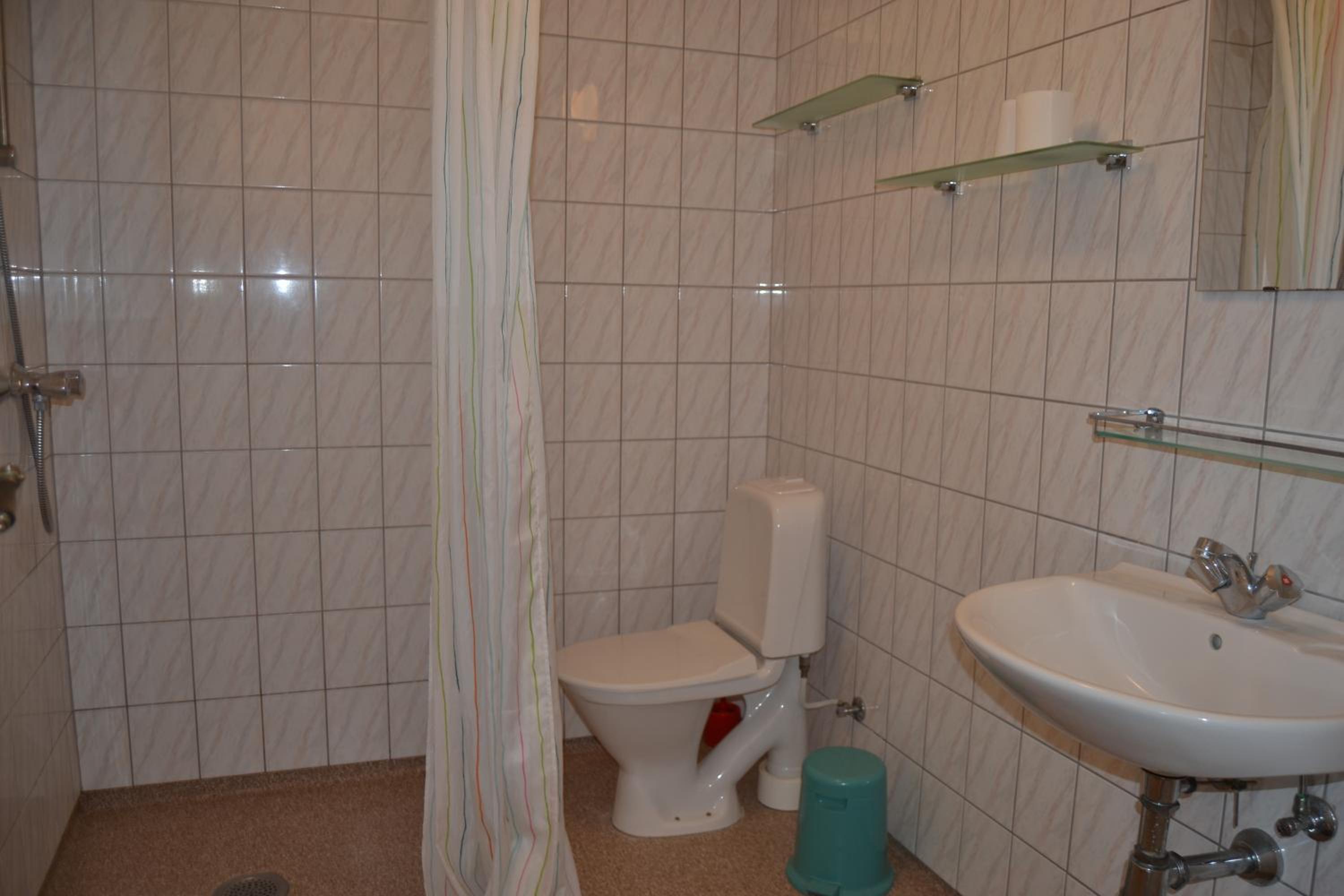 One-Bedroom Apartment - Photo 5