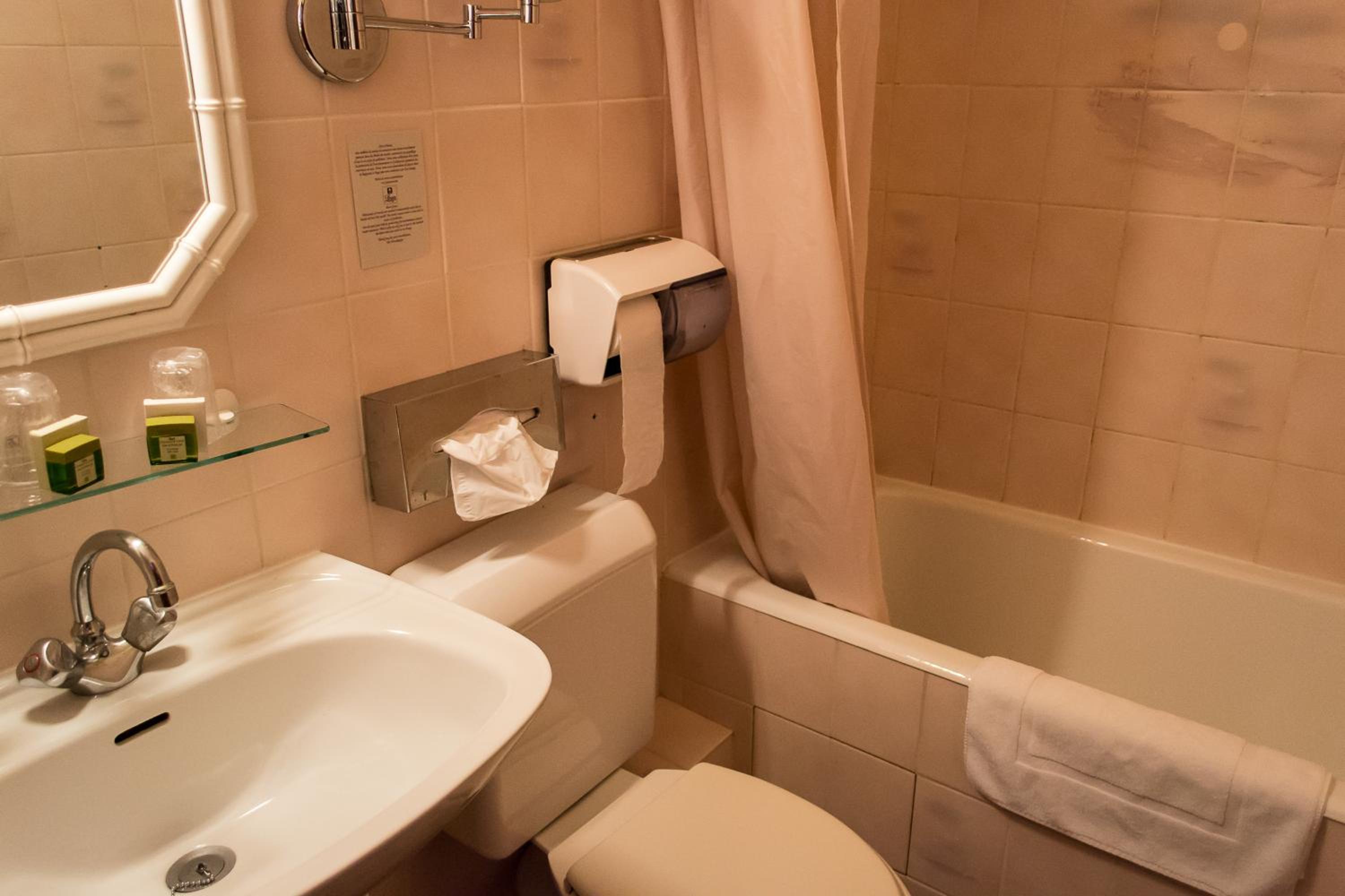 Standard Triple Room photo 2