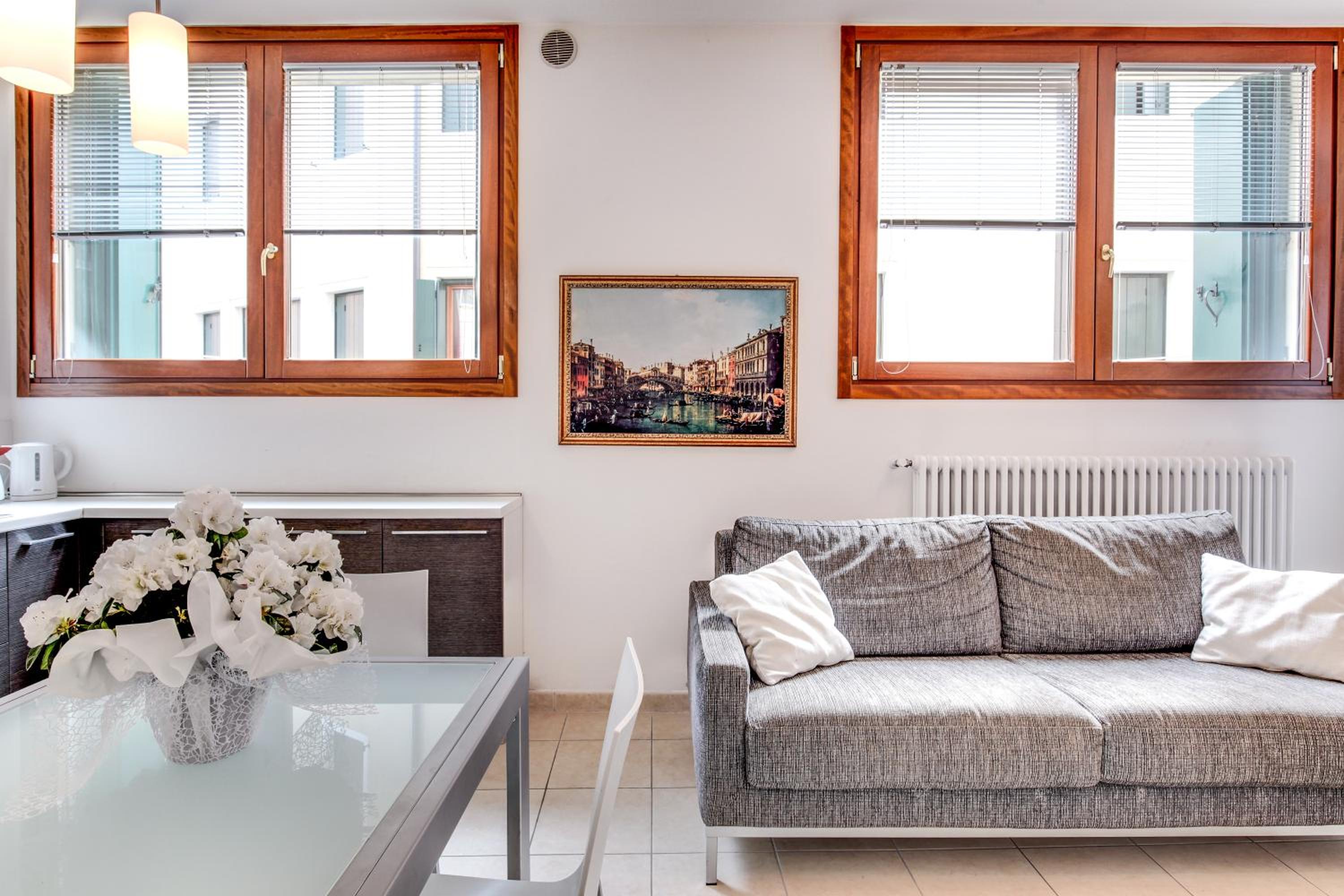 Apartment photo 3