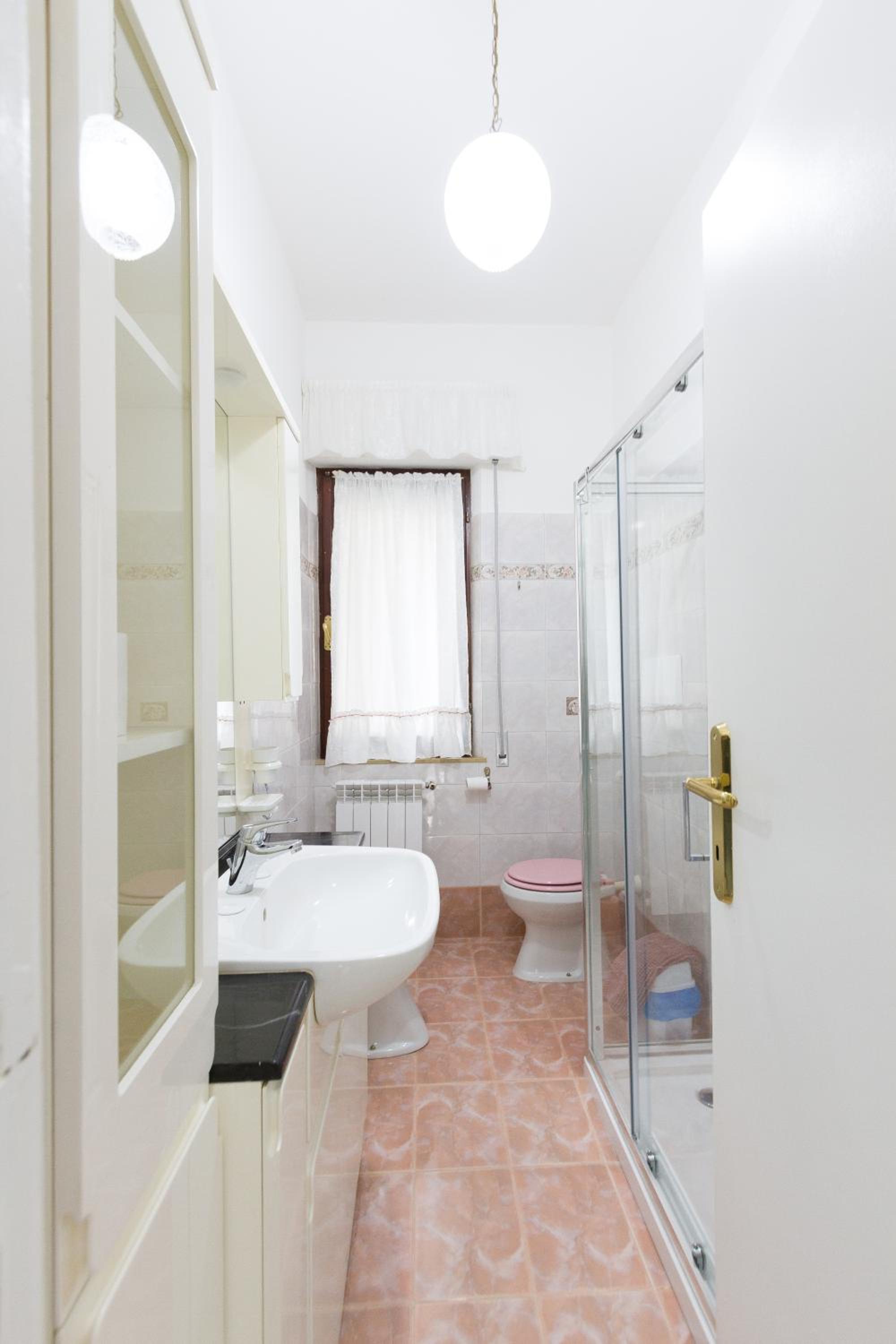 Double Room with Private External Bathroom photo 2