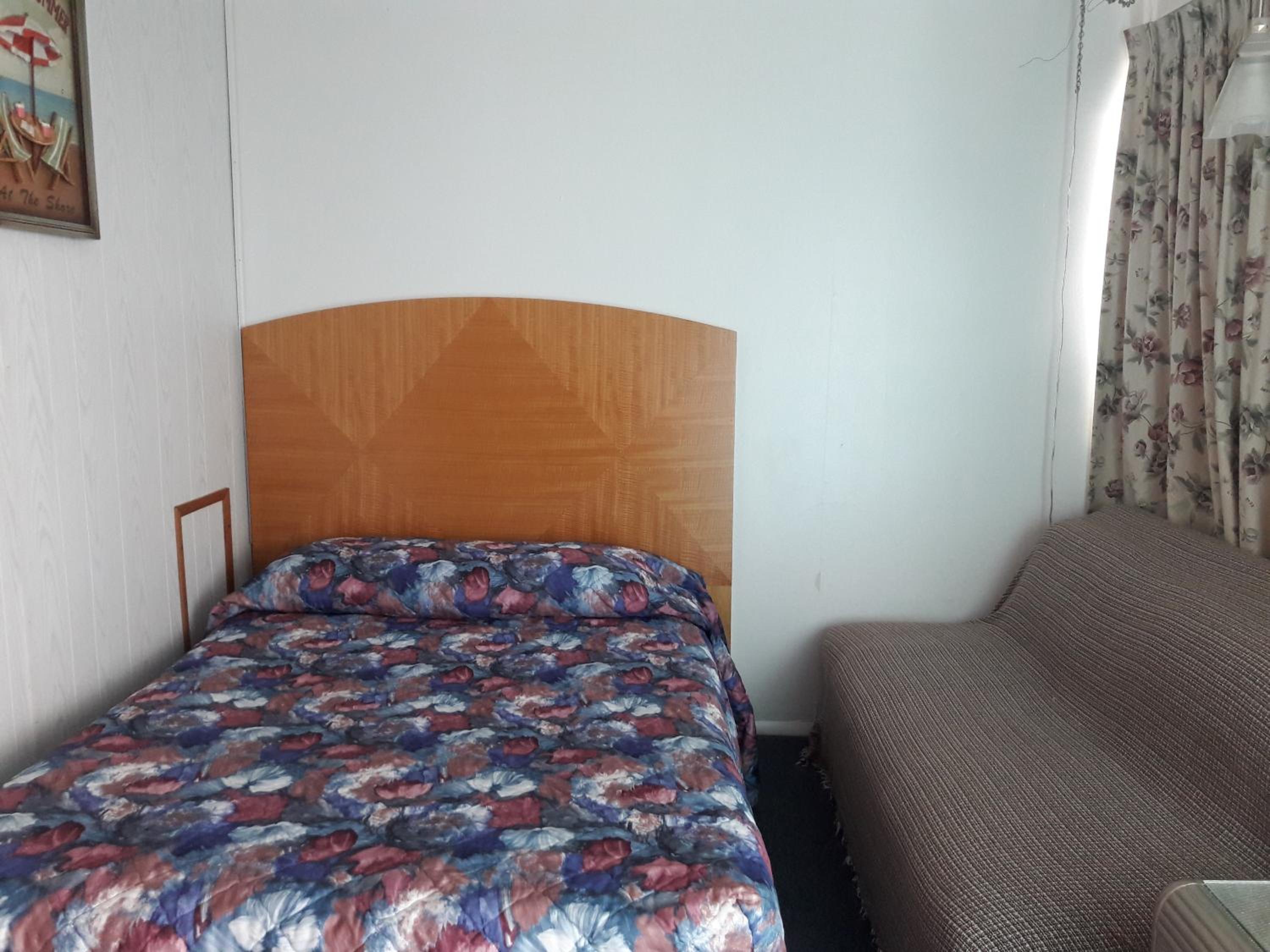 Semi-Private Double Room  photo 3