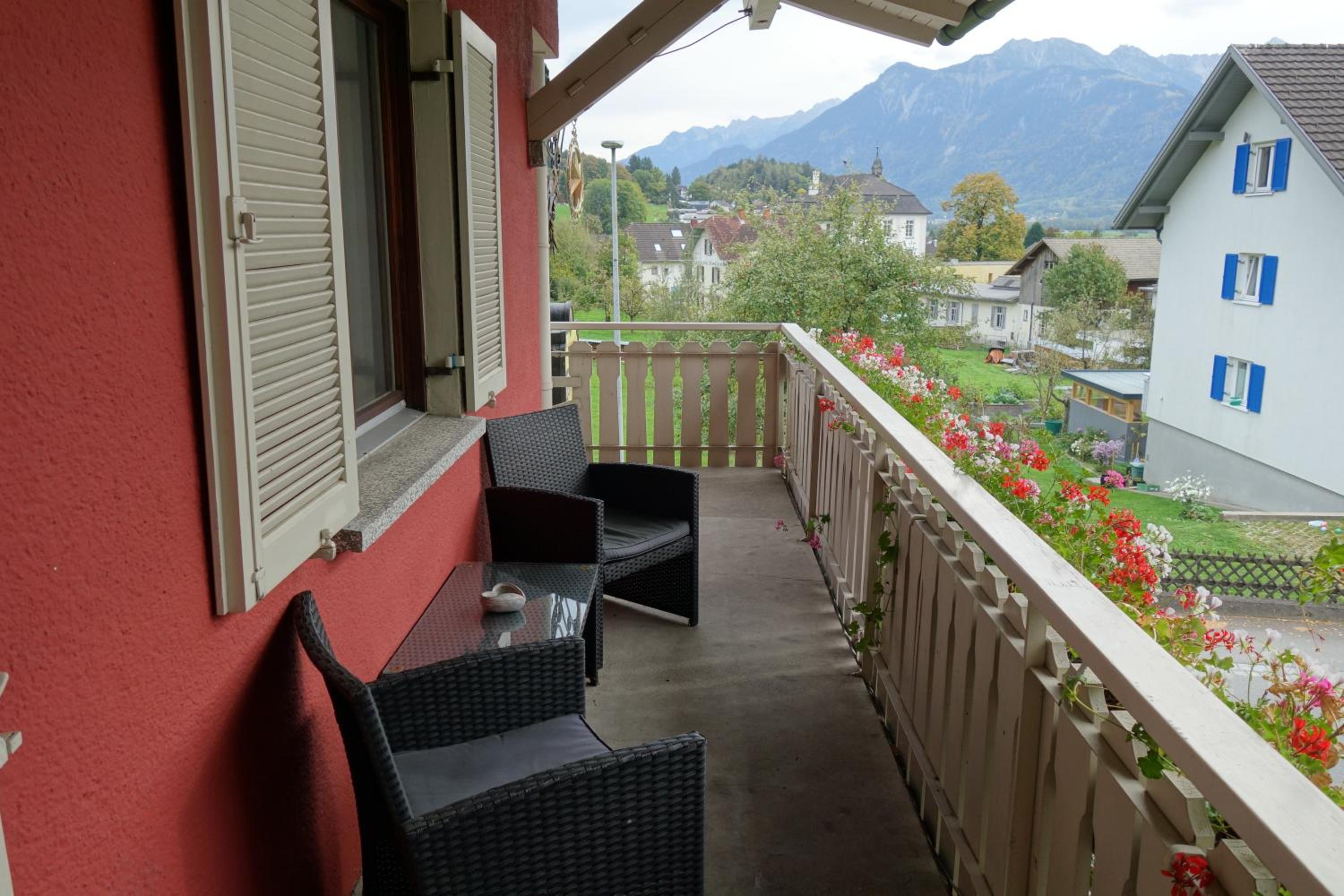 Apartment with Balcony - Photo 7