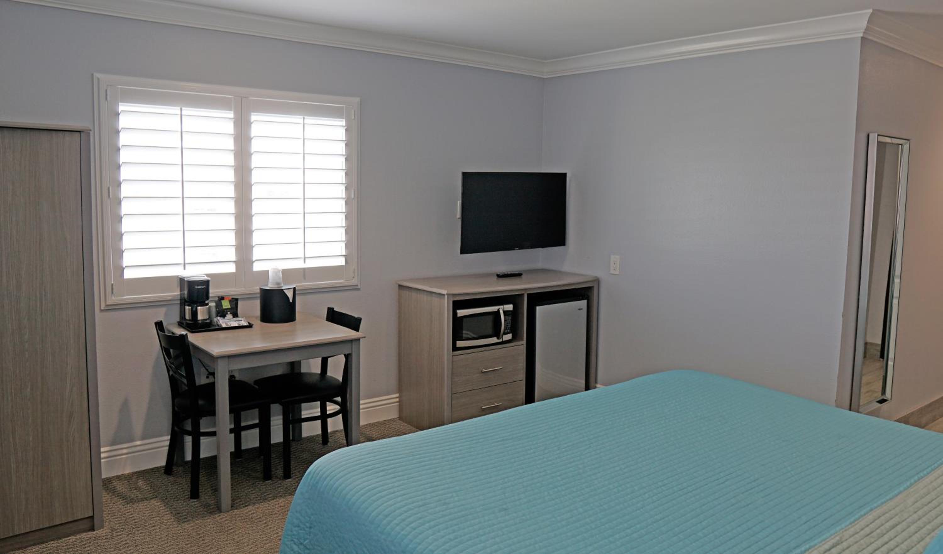Standard King Room - Photo 3