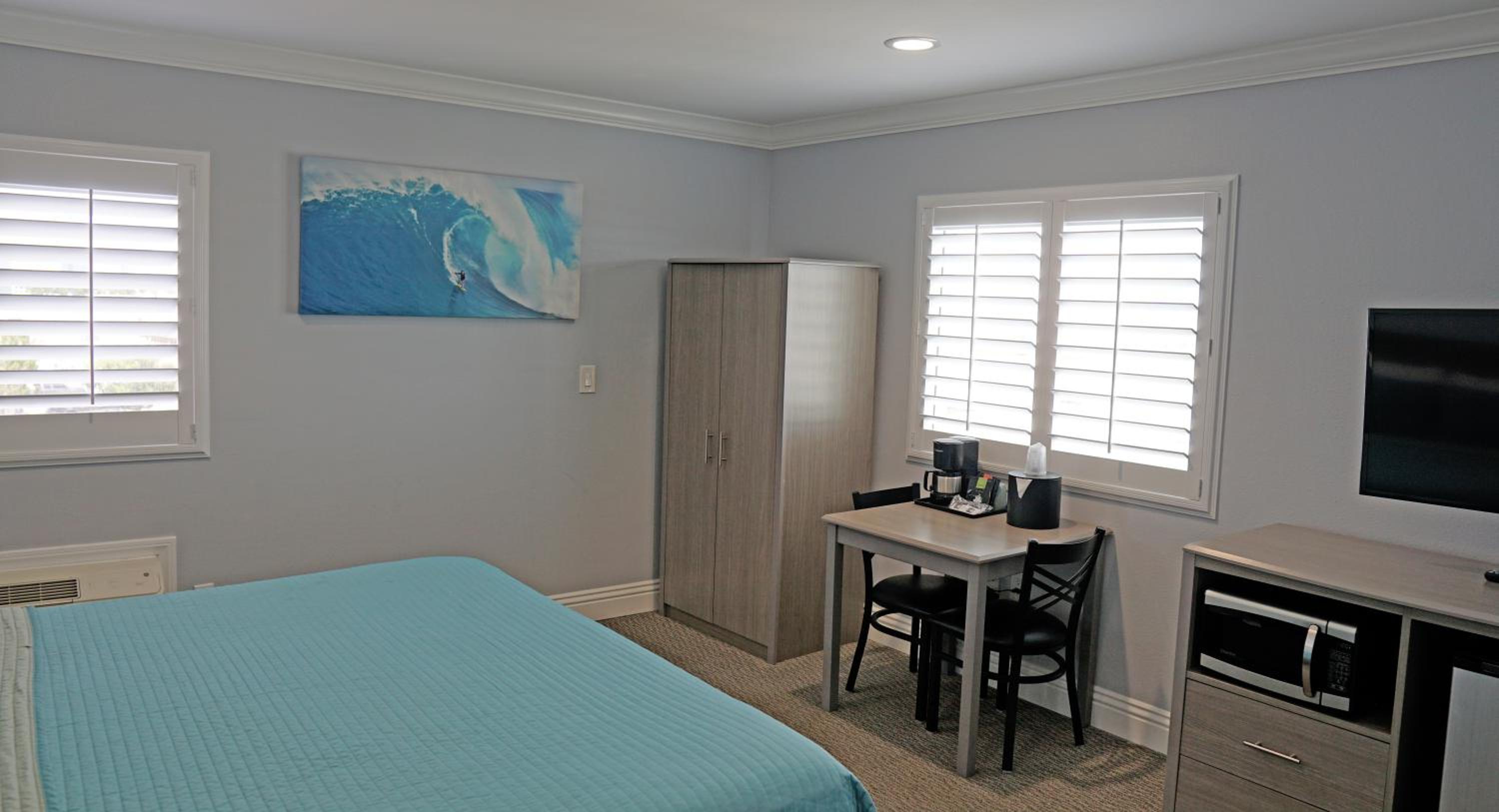 Standard King Room - Photo 10