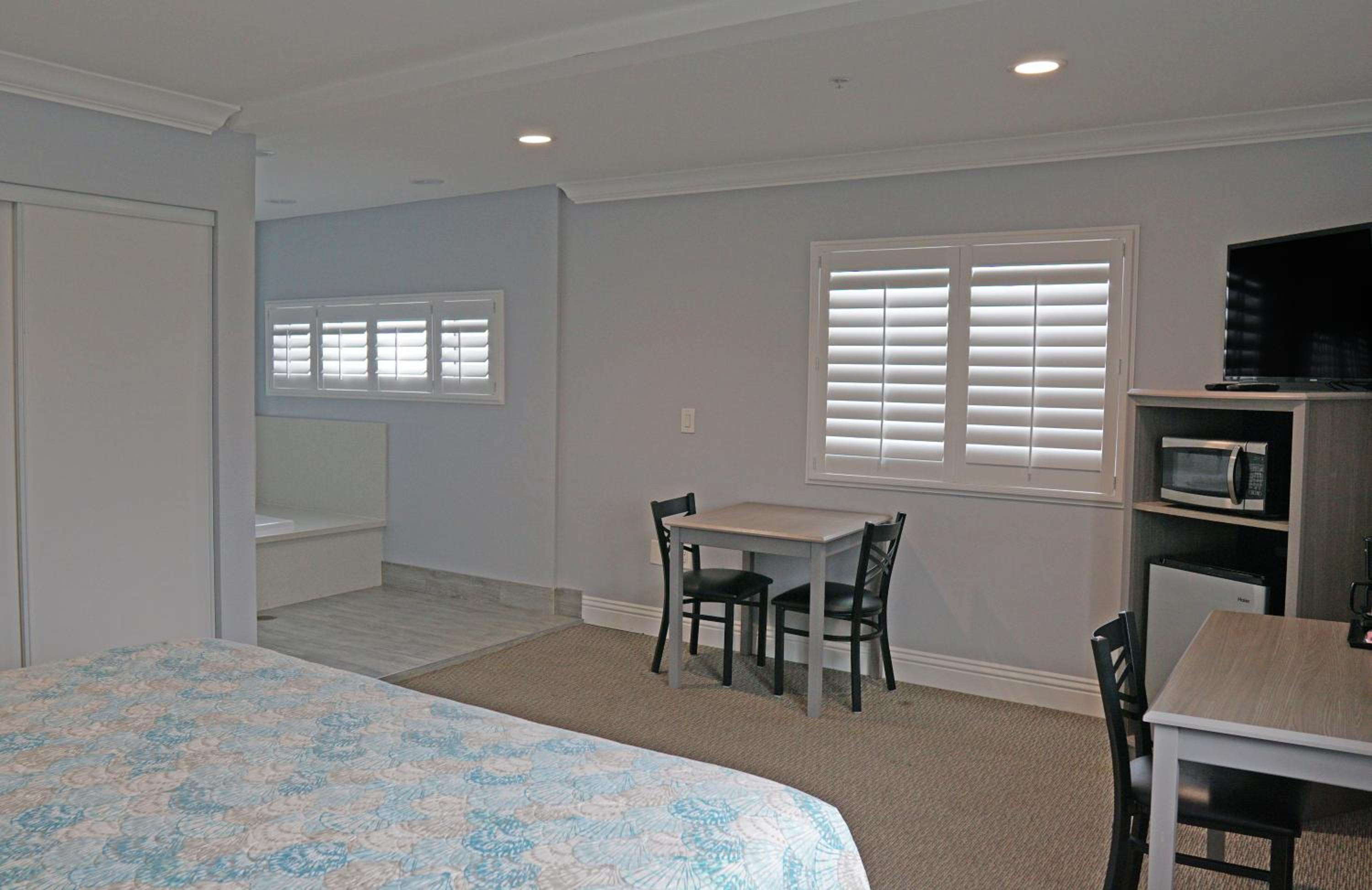 King Room with Spa Bath - Harbor View - Photo 3
