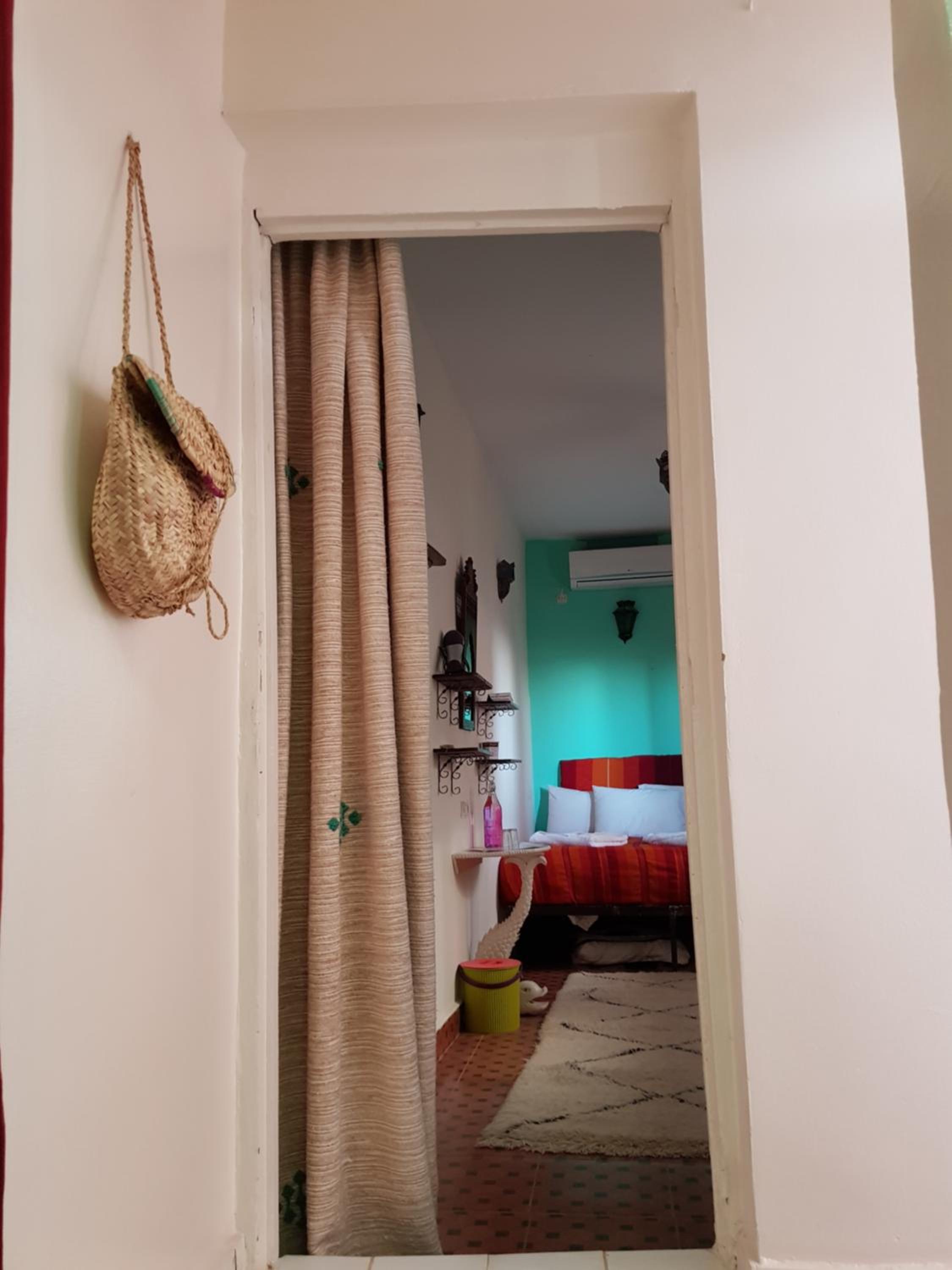 Queen Room with Garden View - Photo 2