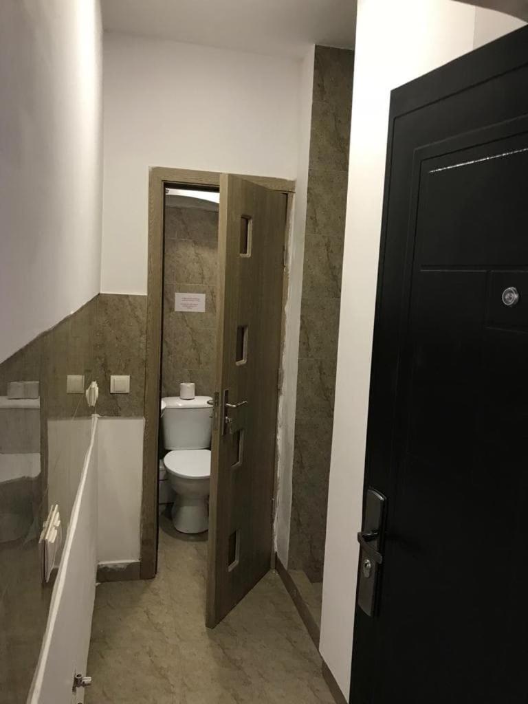 Double Room with Private External Bathroom - Photo 4