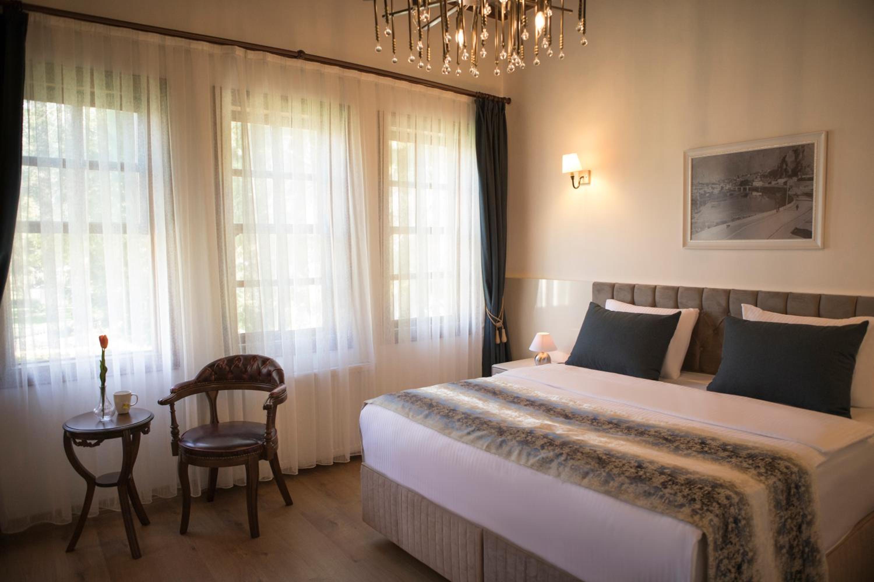 Deluxe Room - Photo 3