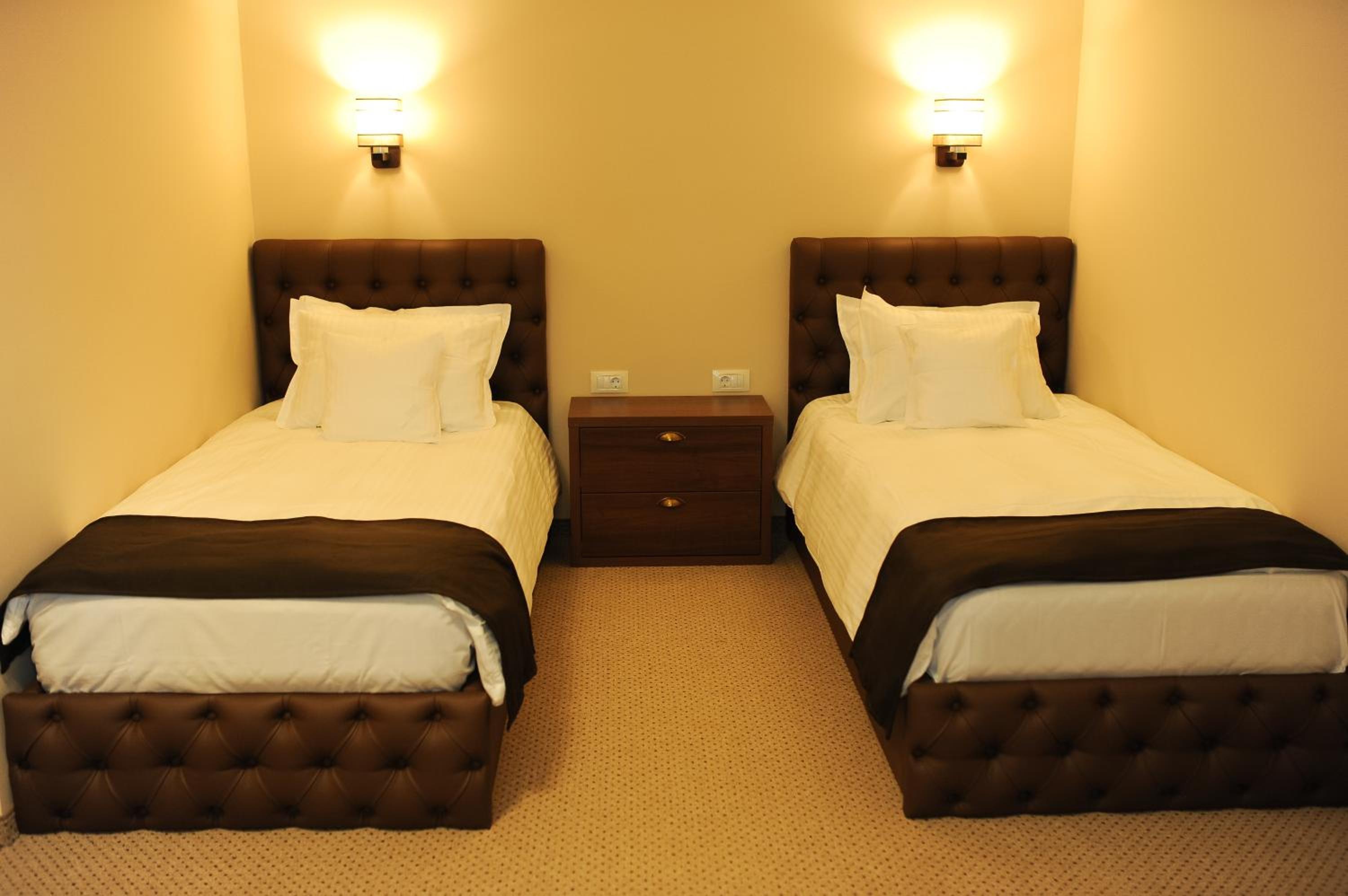Double Room - Photo 4