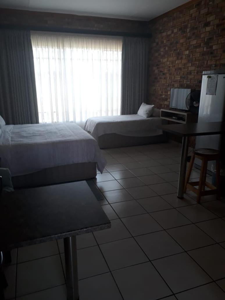 Studio Apartment photo 1