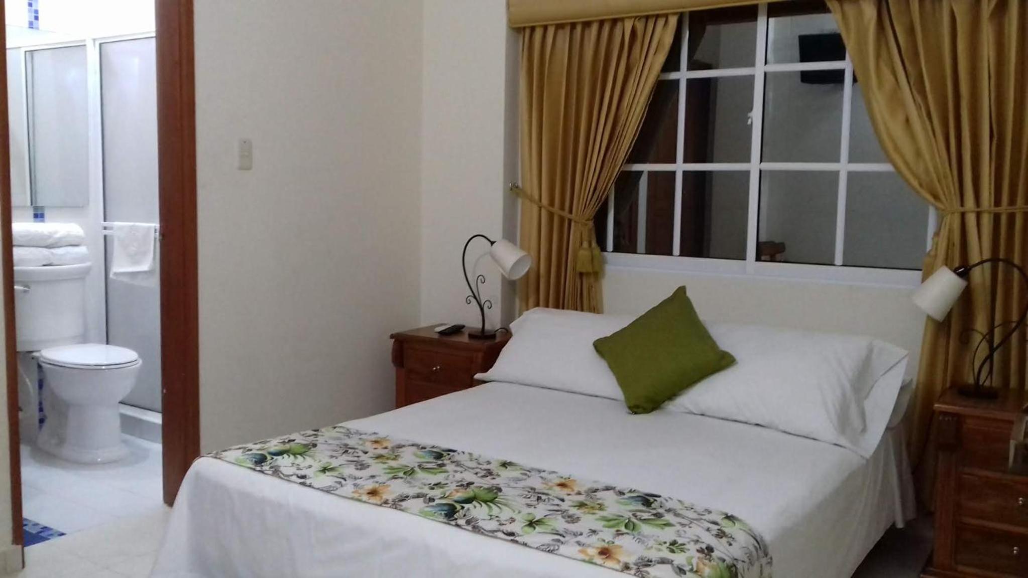 Standard Double Room - Photo 8