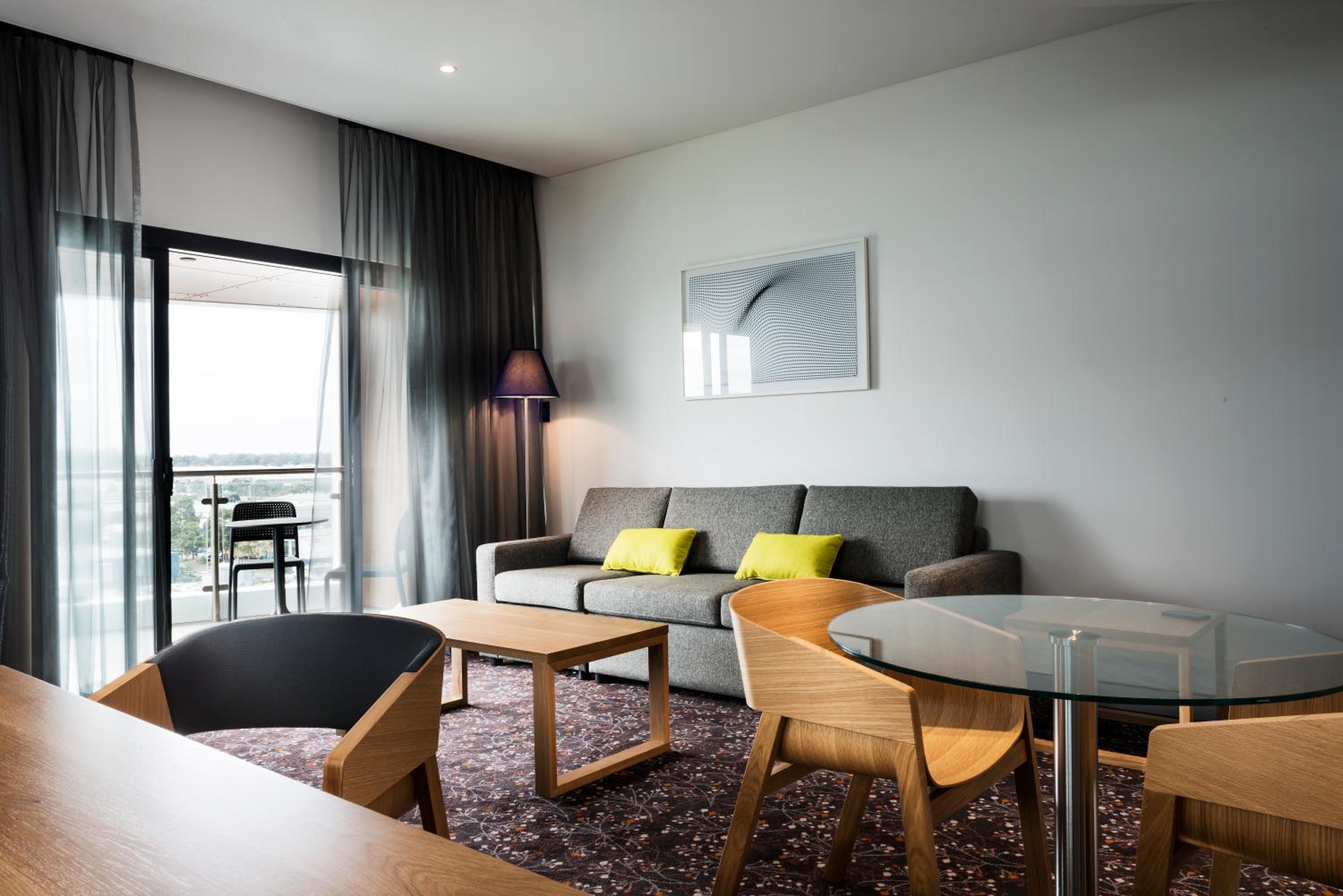 Deluxe Apartment with King Bed - Photo 3