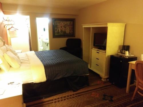 King Room - Disability Access/Non-Smoking photo 2