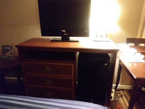 Deluxe King Suite photo 2
