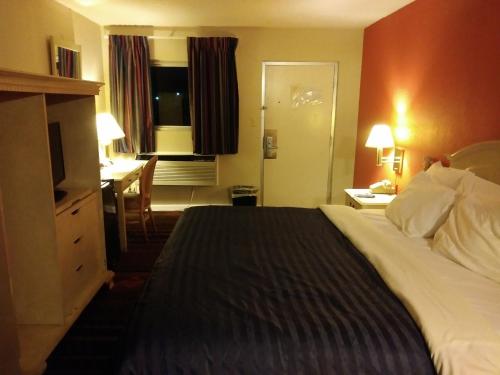 King Room - Disability Access/Non-Smoking photo 1