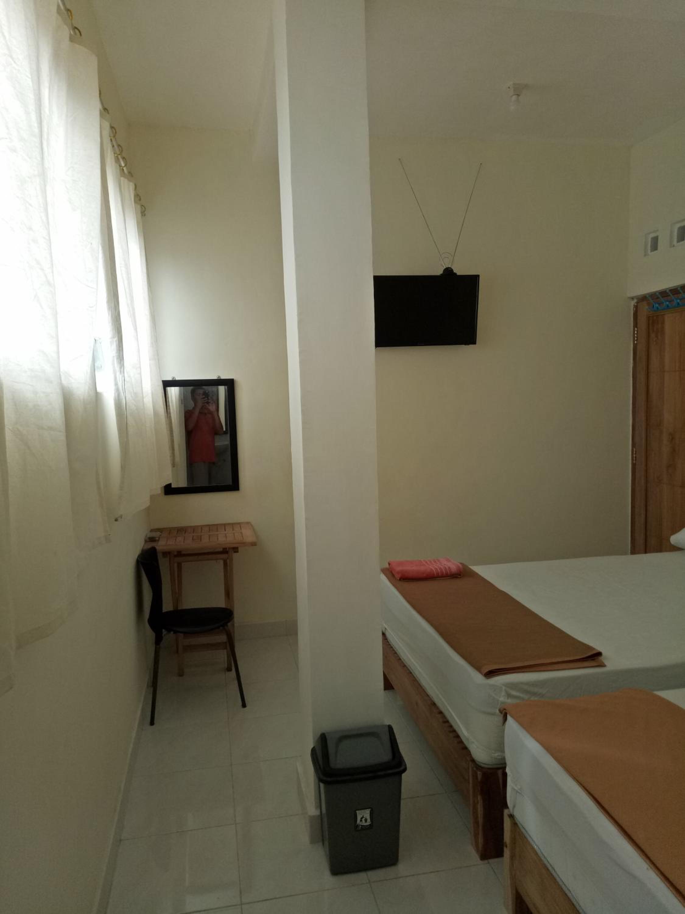 Family Room with Private Bathroom - Photo 49