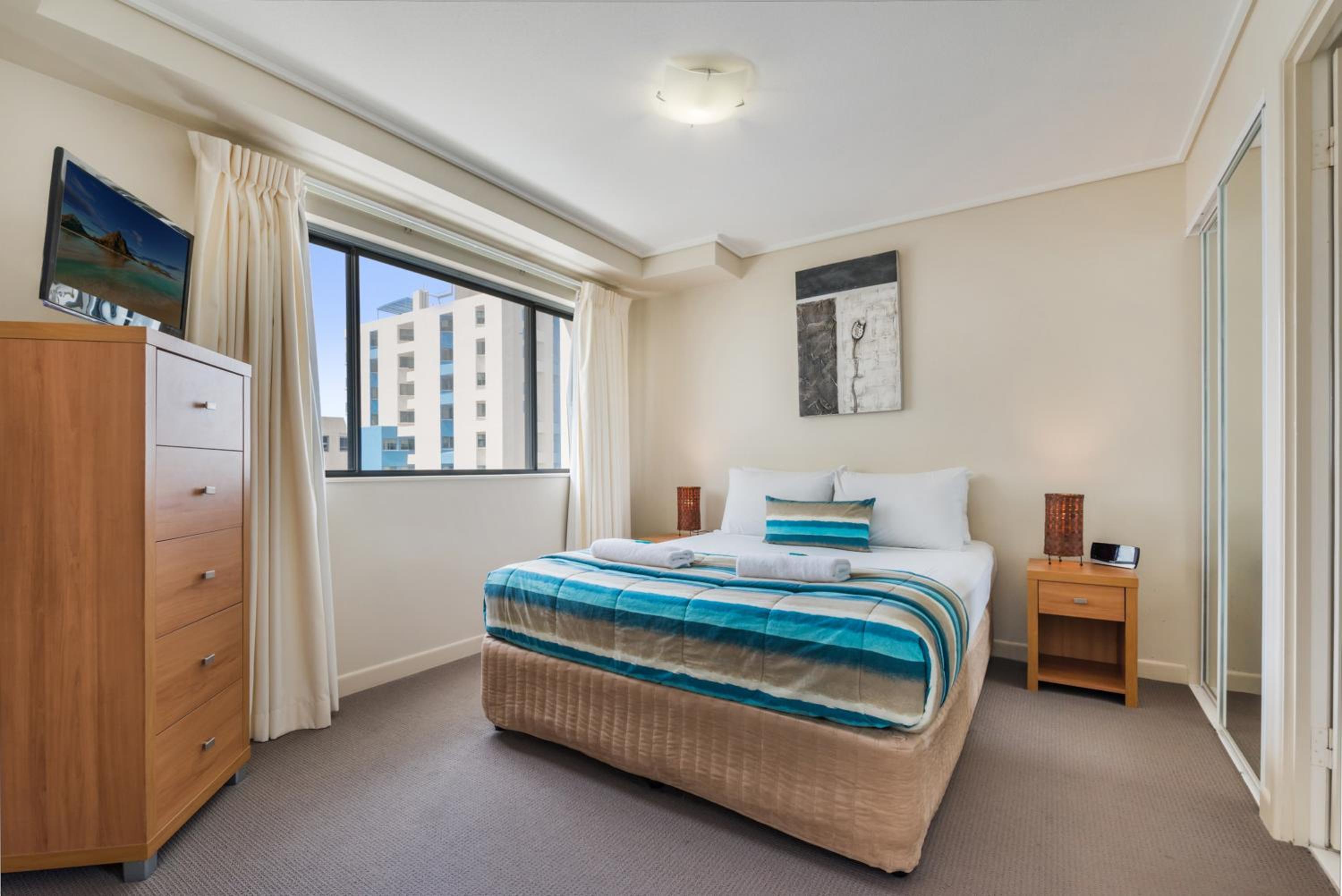 One-Bedroom Apartment photo 2