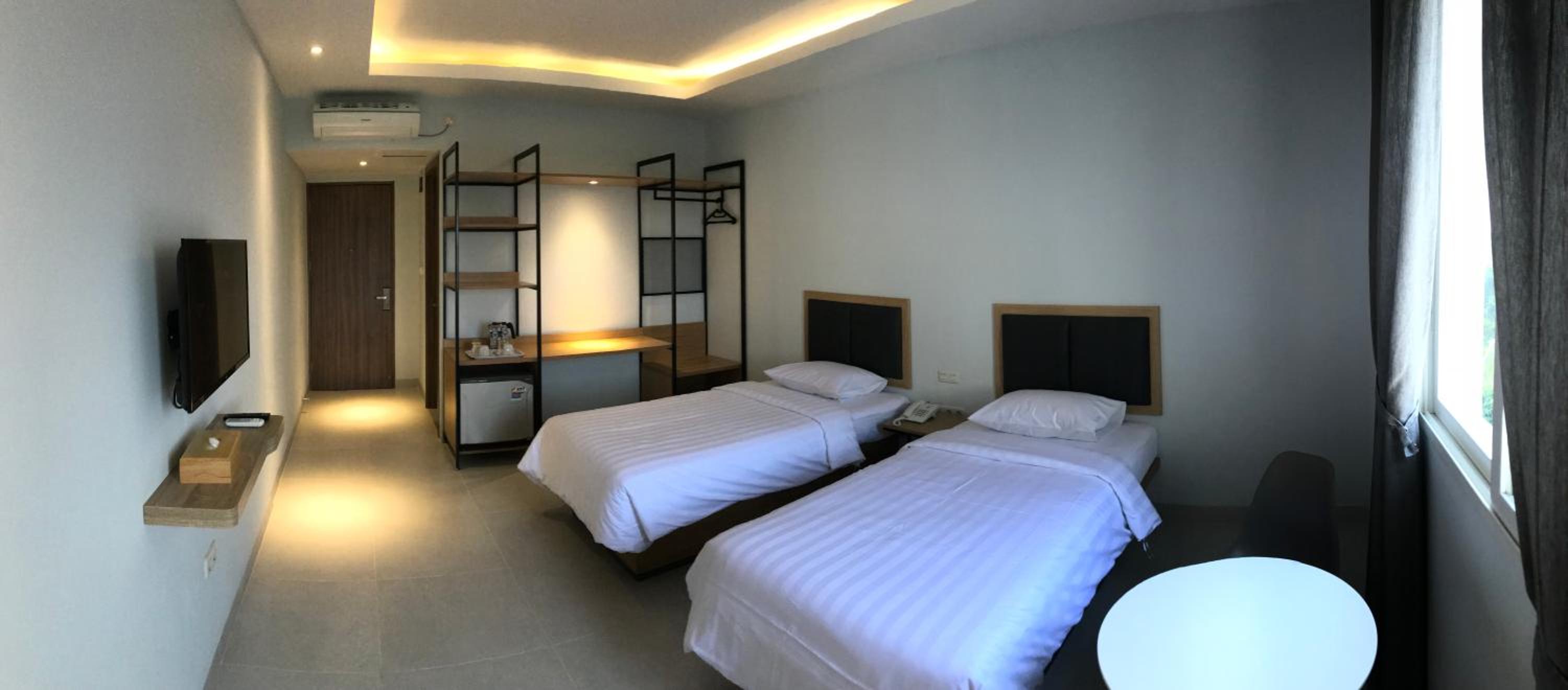 Deluxe Twin Room - Smoking - Photo 3