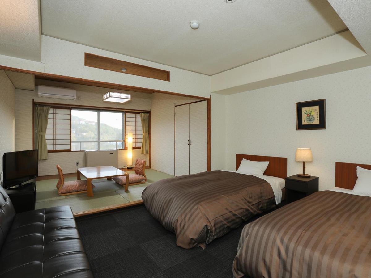 Twin Room With Tatami Area With Lake View - Non-Smoking