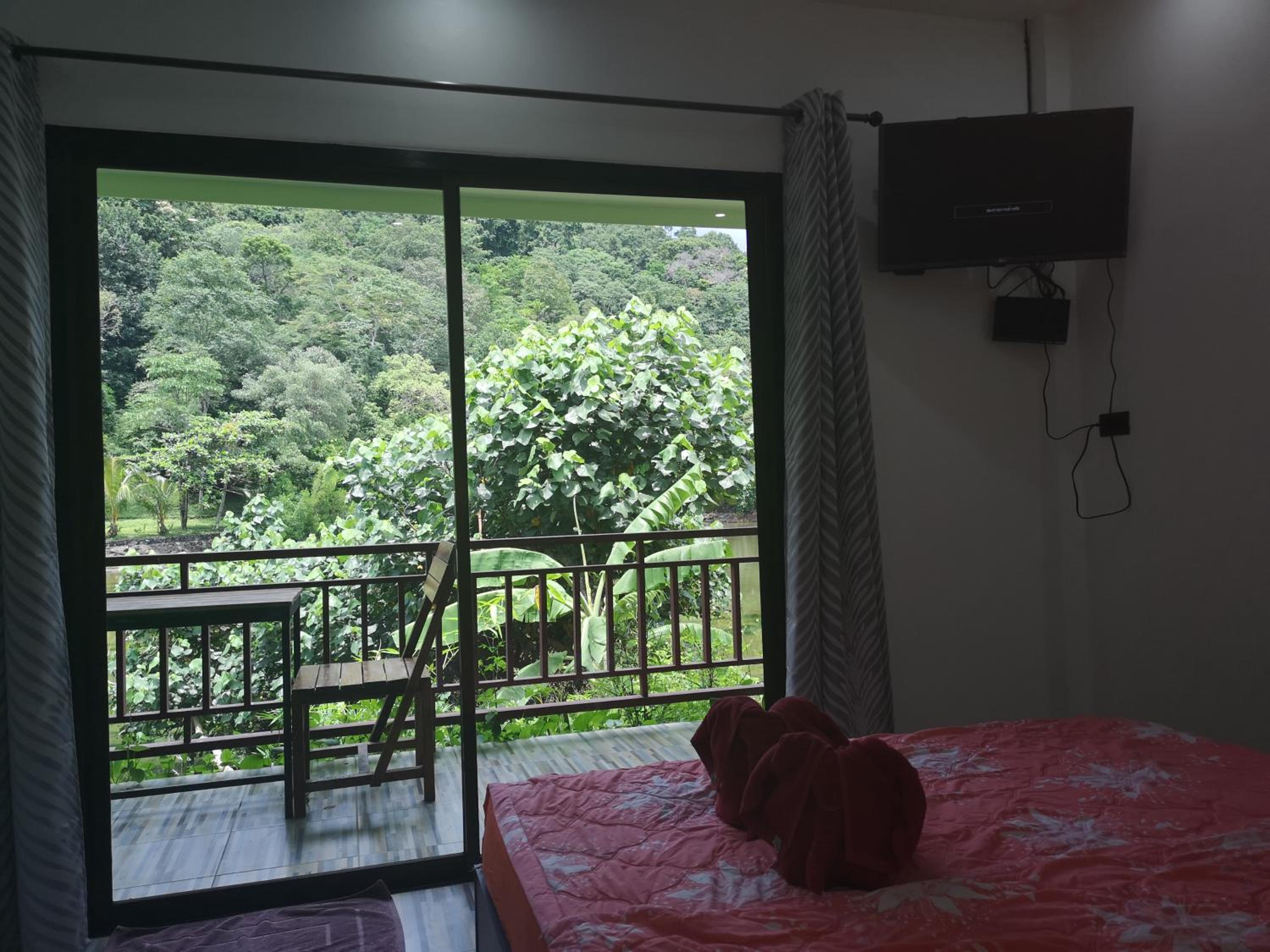 Family Bungalow - Photo 2