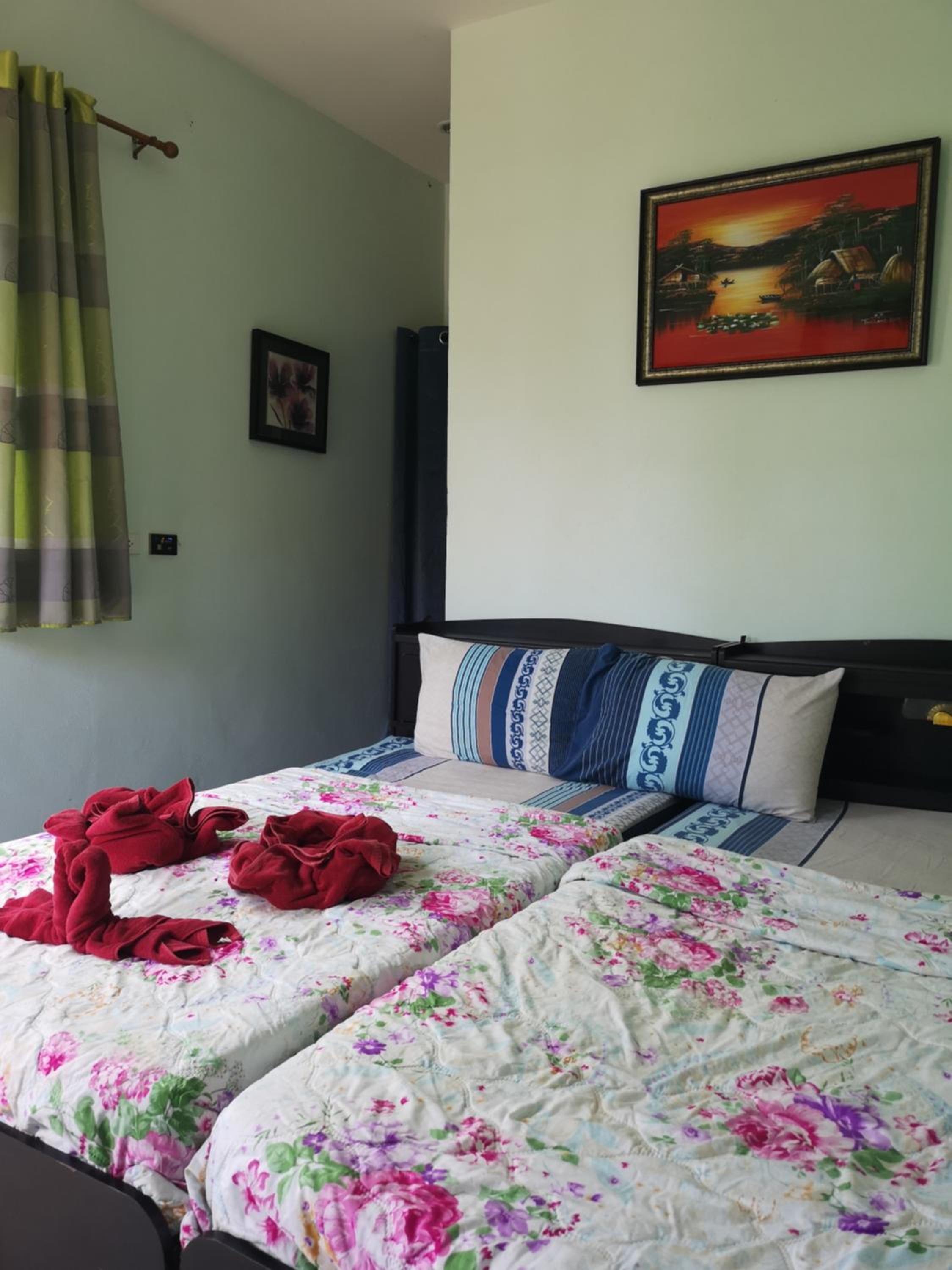 Bungalow with Sea View - Photo 1