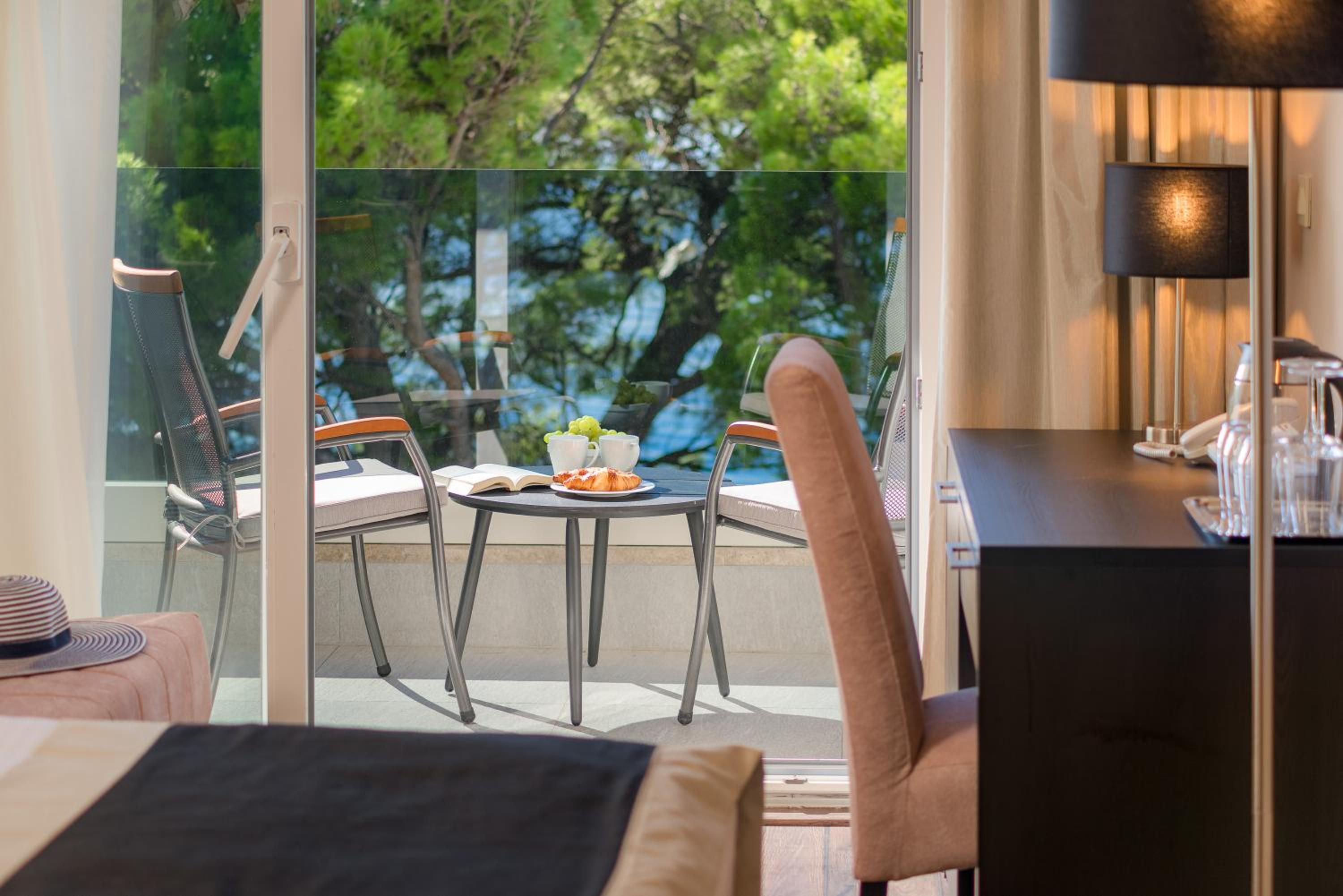 Superior Room with Balcony with Sea View photo 3